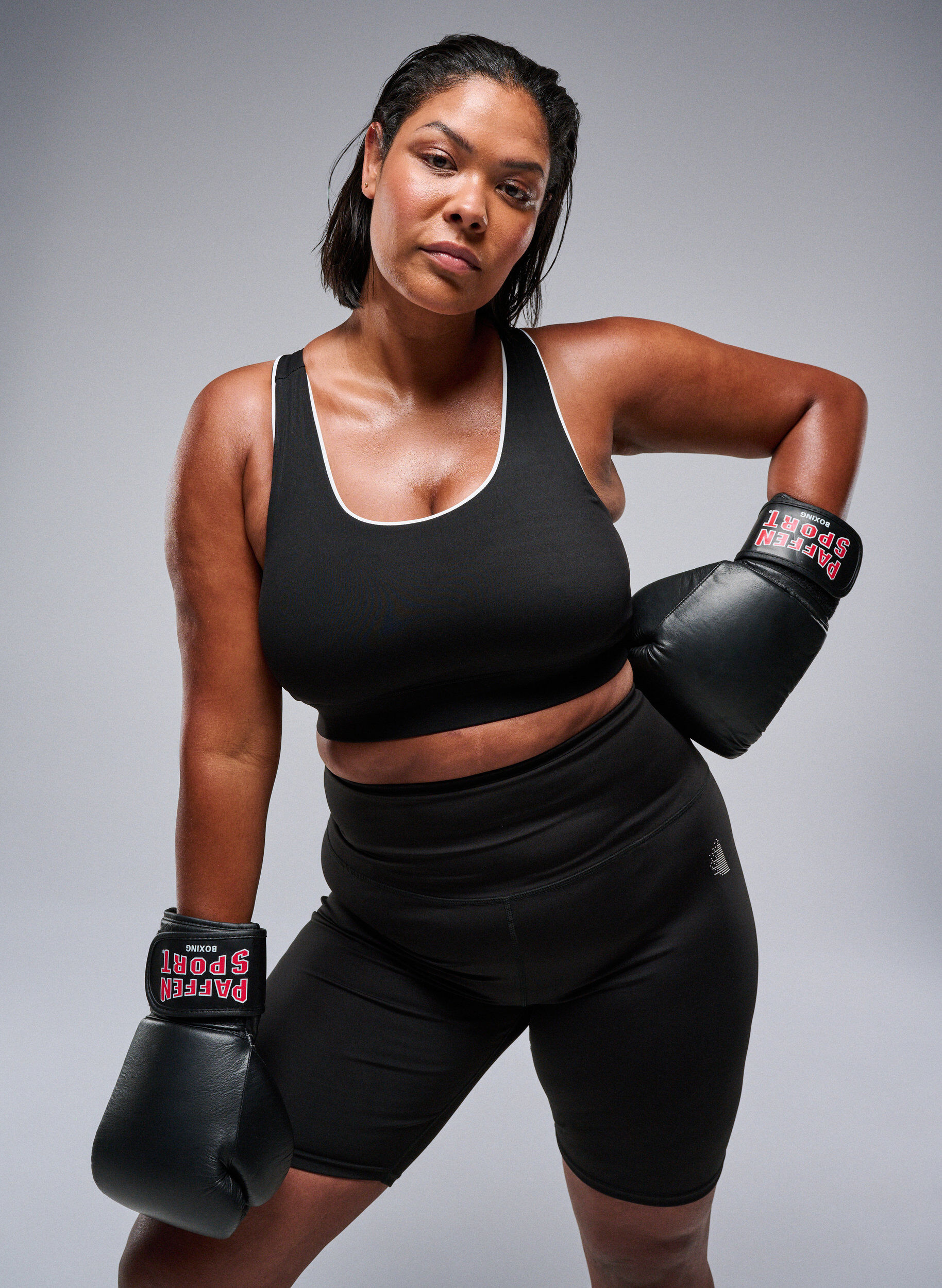 Zizzi Tettsittende treningsshorts, Svart, Image image number 0