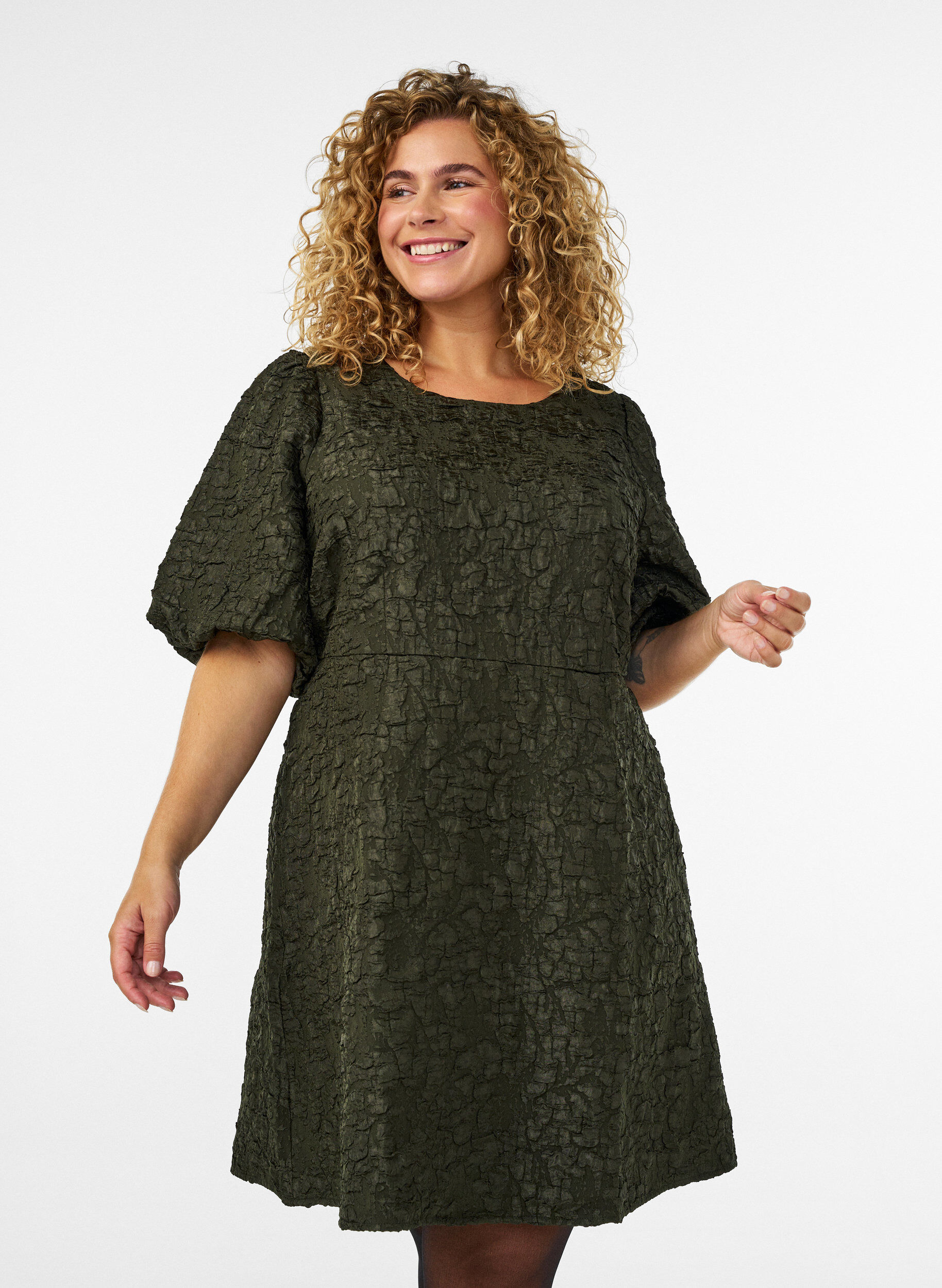 Jacquard kjole med puffermer og A-linje, Gr&oslash;nn, Model