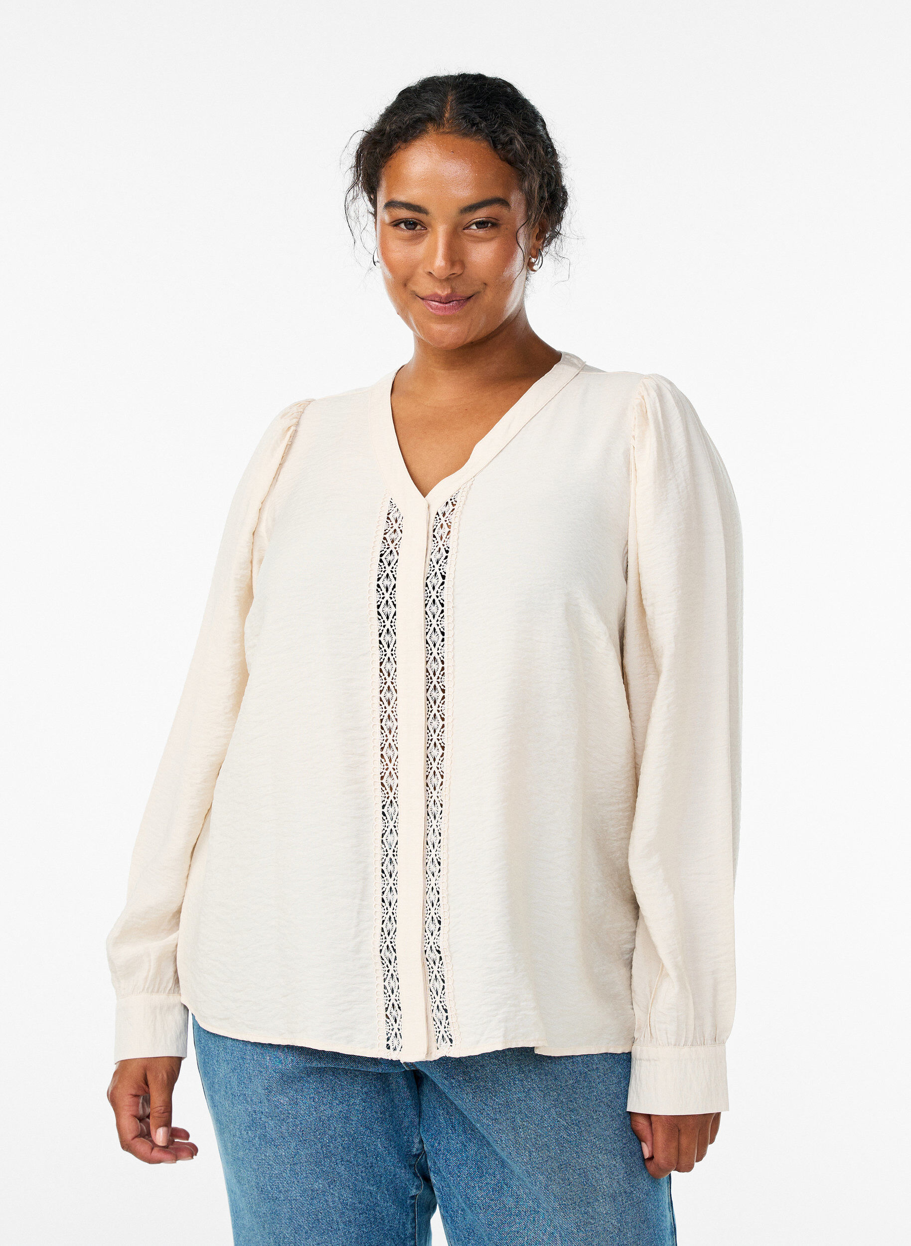 Bluse med V-hals og broderte b&aring;nd, Beige, Model