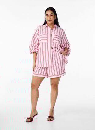 Zizzi Løs skjorte med striper og lange ermer, Pink stripe, Model image number 3