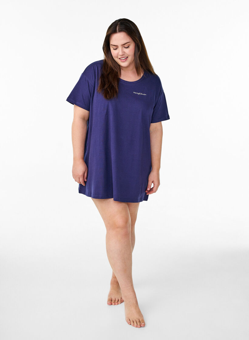 Lang natt- T-skjorte i &oslash;kologisk bomull med trykk, Bl&aring;, Model image number 1