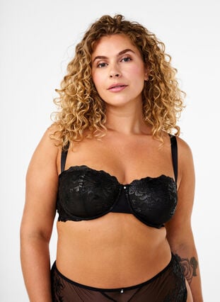 Zizzi Balconette-BH med bøyle og brodert blonde, Svart, Model image number 0