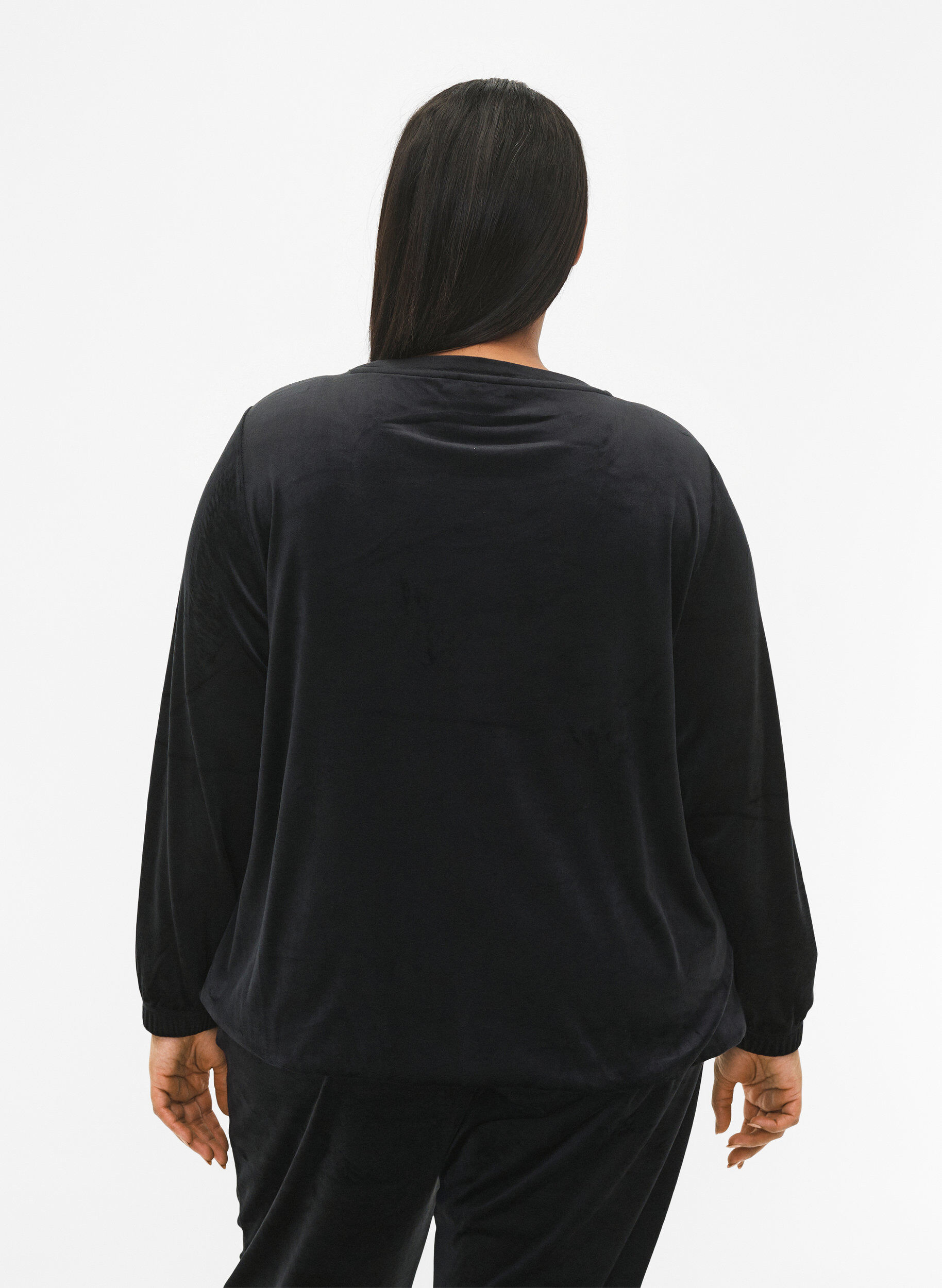 Zizzi Velourbluse med brodert tekst, Black, Model image number 1