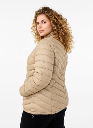Zizzi Lett jakke med lommer, Brun, Model image number 2