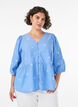 Bluse i bomull med broderte blomster og knappelukking, Bl&aring;, Model image number 0