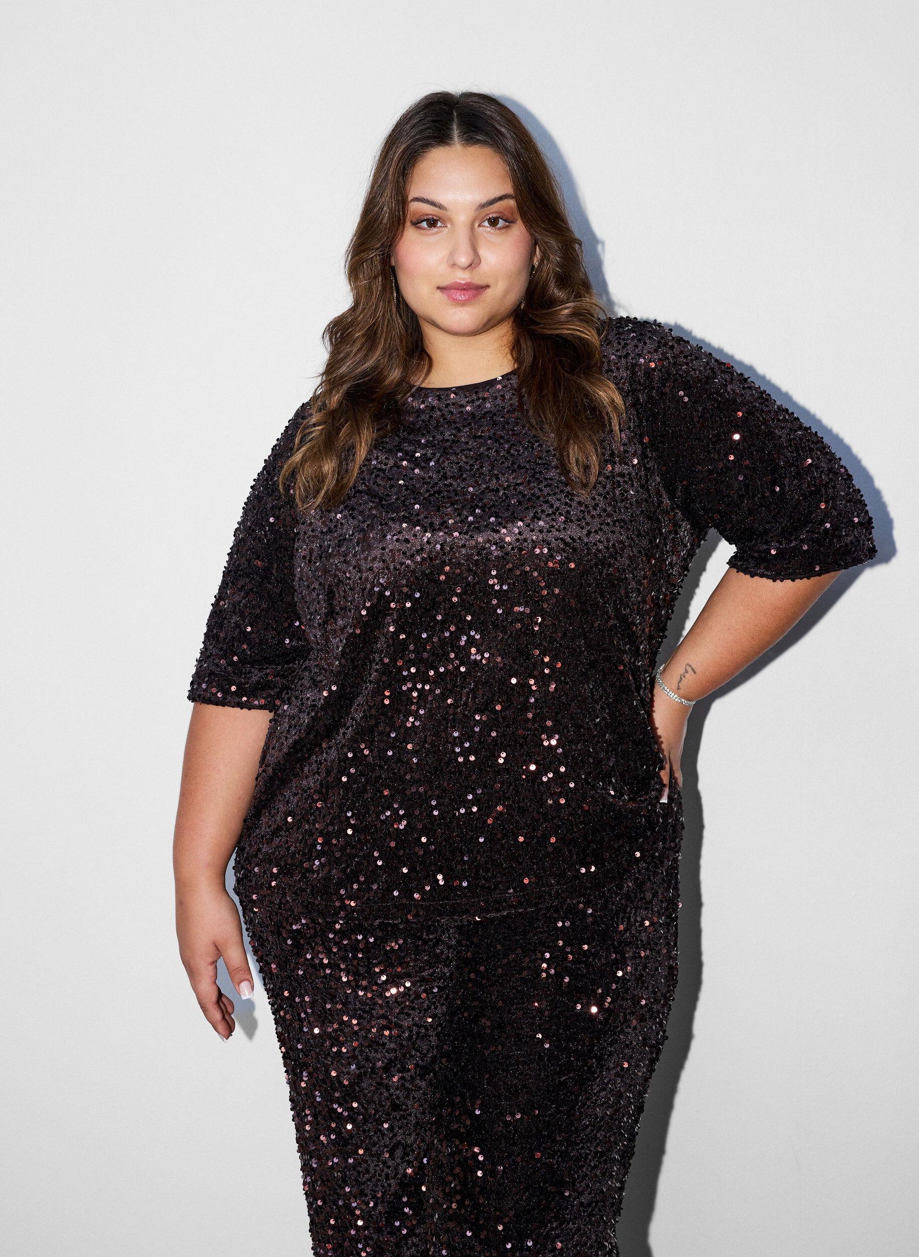 Paljettbluse med albuelange ermer, Brun, Model