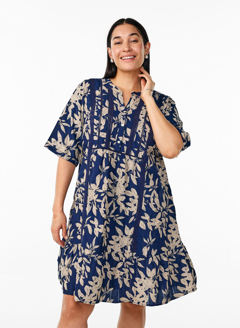 Kort viskosekjole med blonderkant og A-formet snitt, Blå, Model image number 0