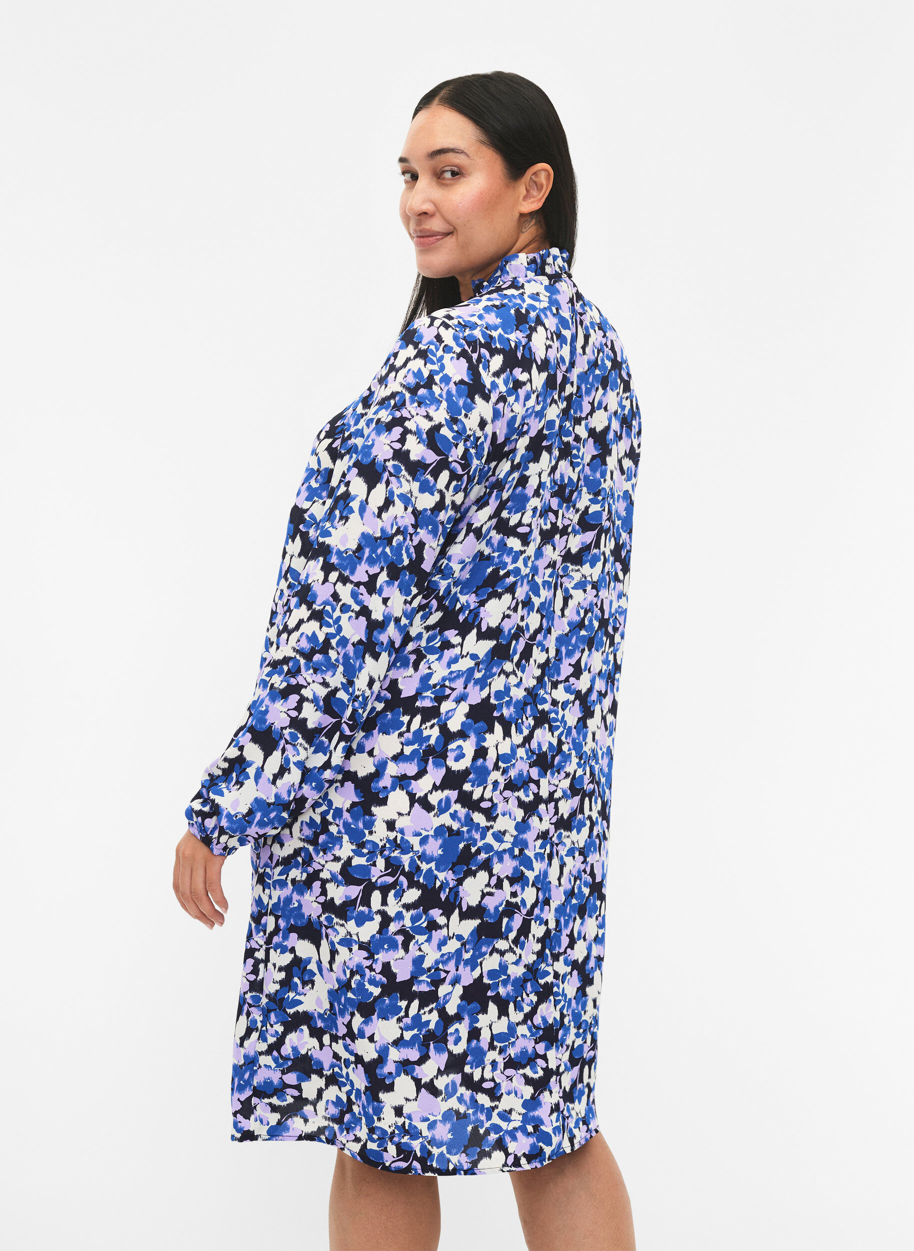 Zizzi FLASH &ndash; Langermet kjole med trykk, Blue Purple Flower, Model image number 1