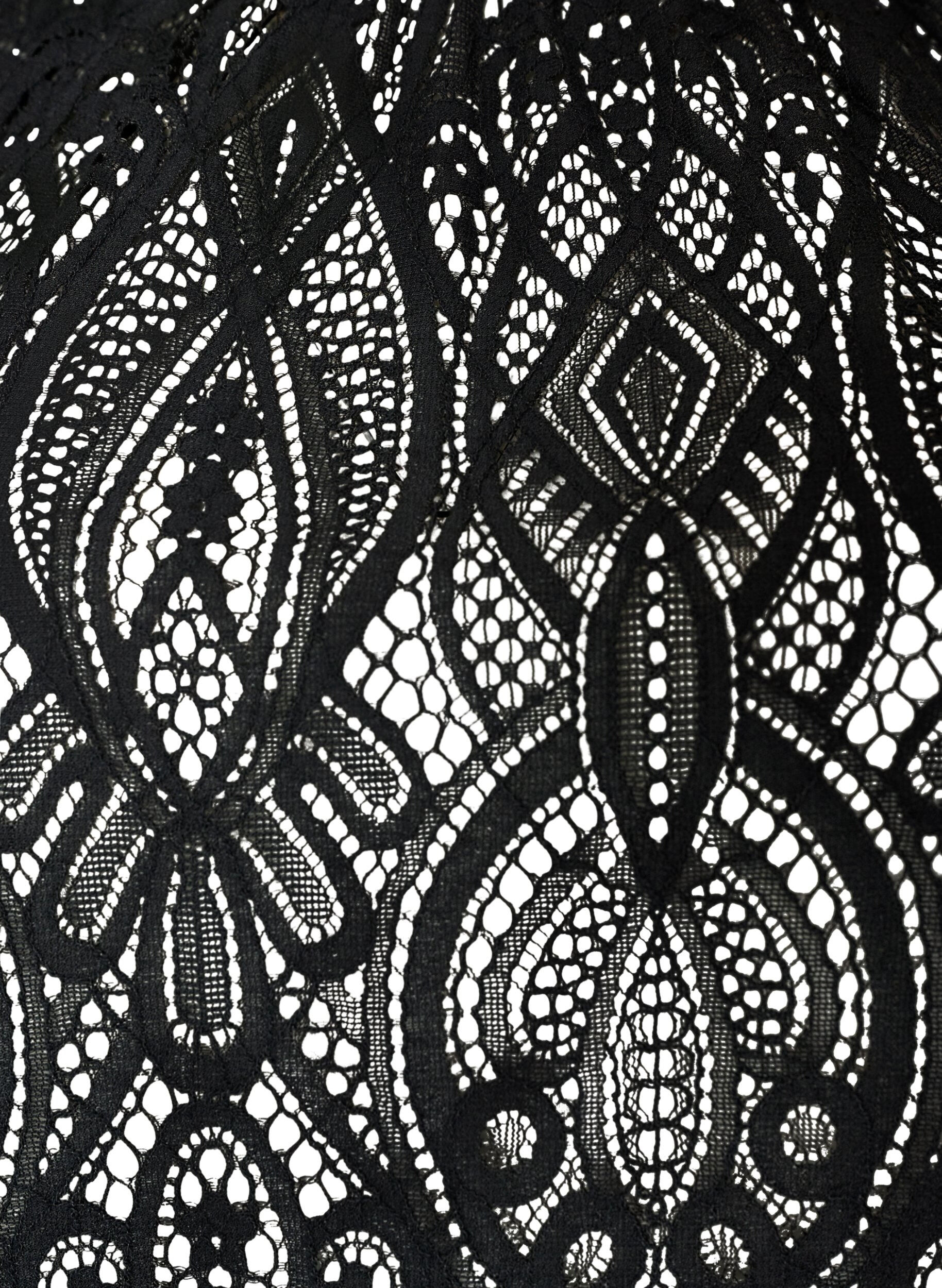 ZizziBlondebluse med lange trompetermer og volanger, Svart, Packshot image number 2