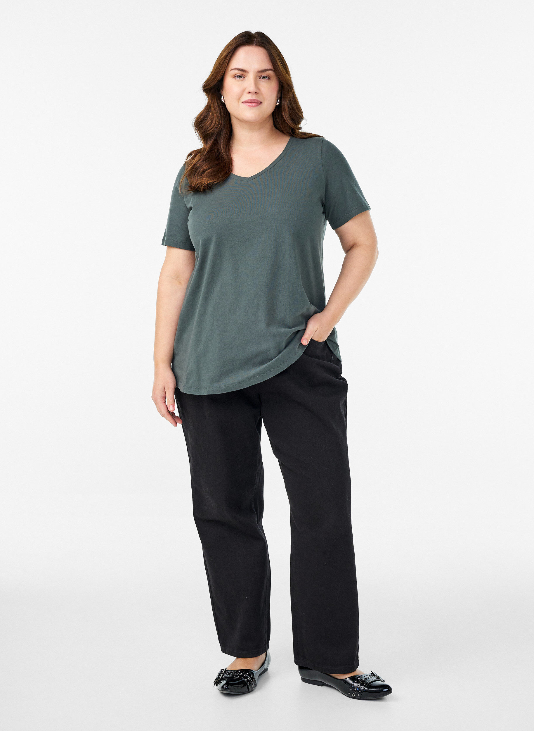 Zizzi Ensfarget basis bomulls-T-skjorte, Gr&oslash;nn, Model image number 1