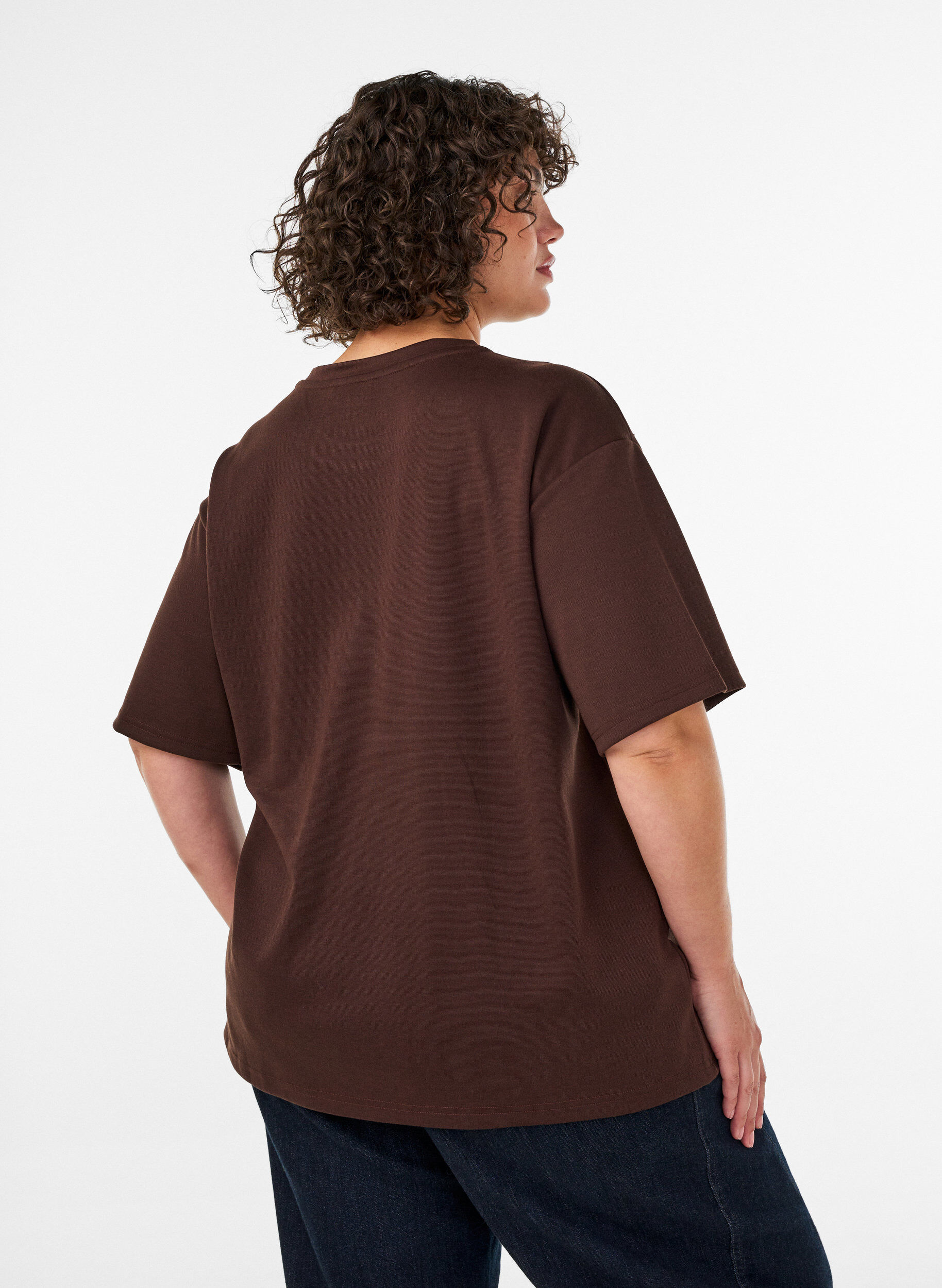 ZizziT-skjorte med rhinesteiner og rundt hals, Brun, Model image number 2