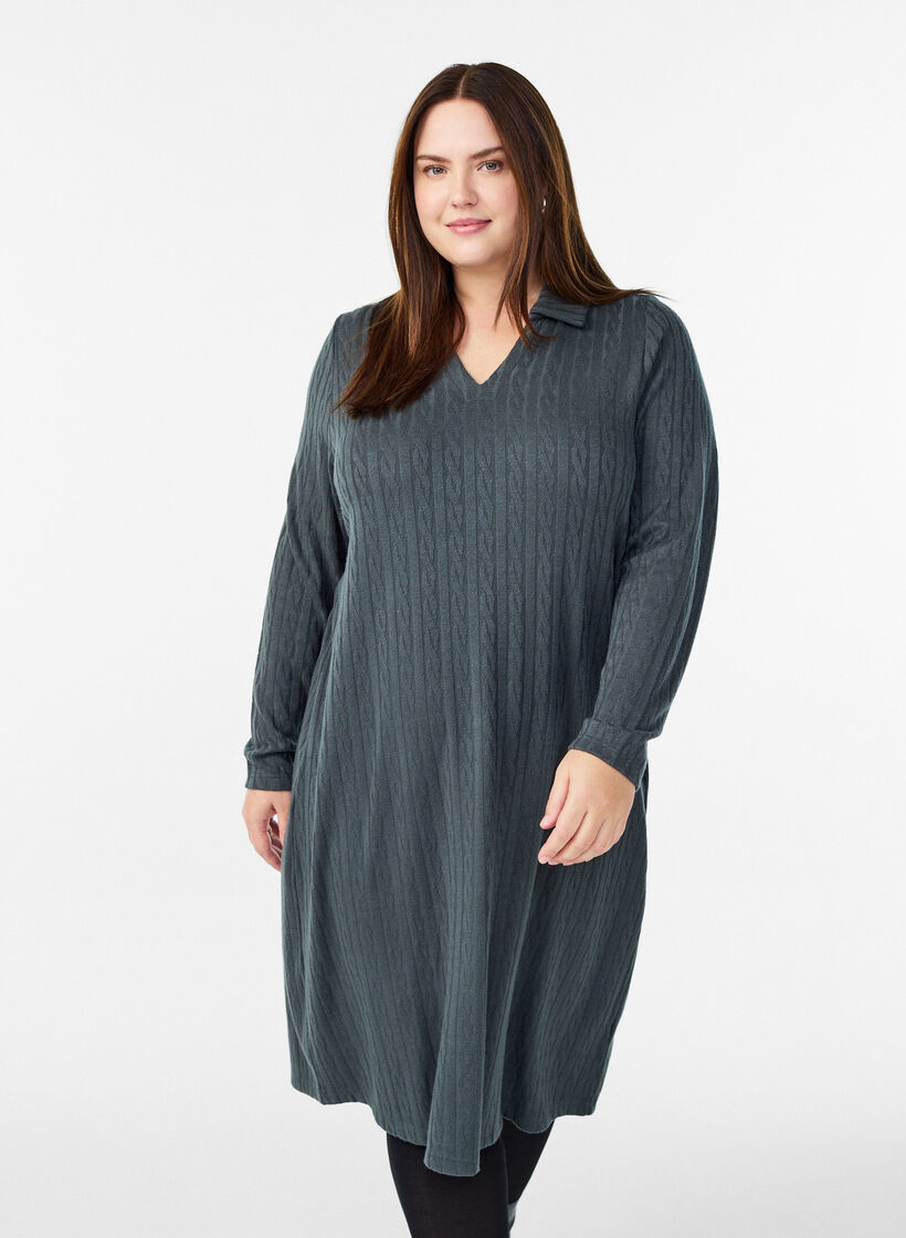 Kjole med flettestruktur og V-hals, Grønn, Model image number 0