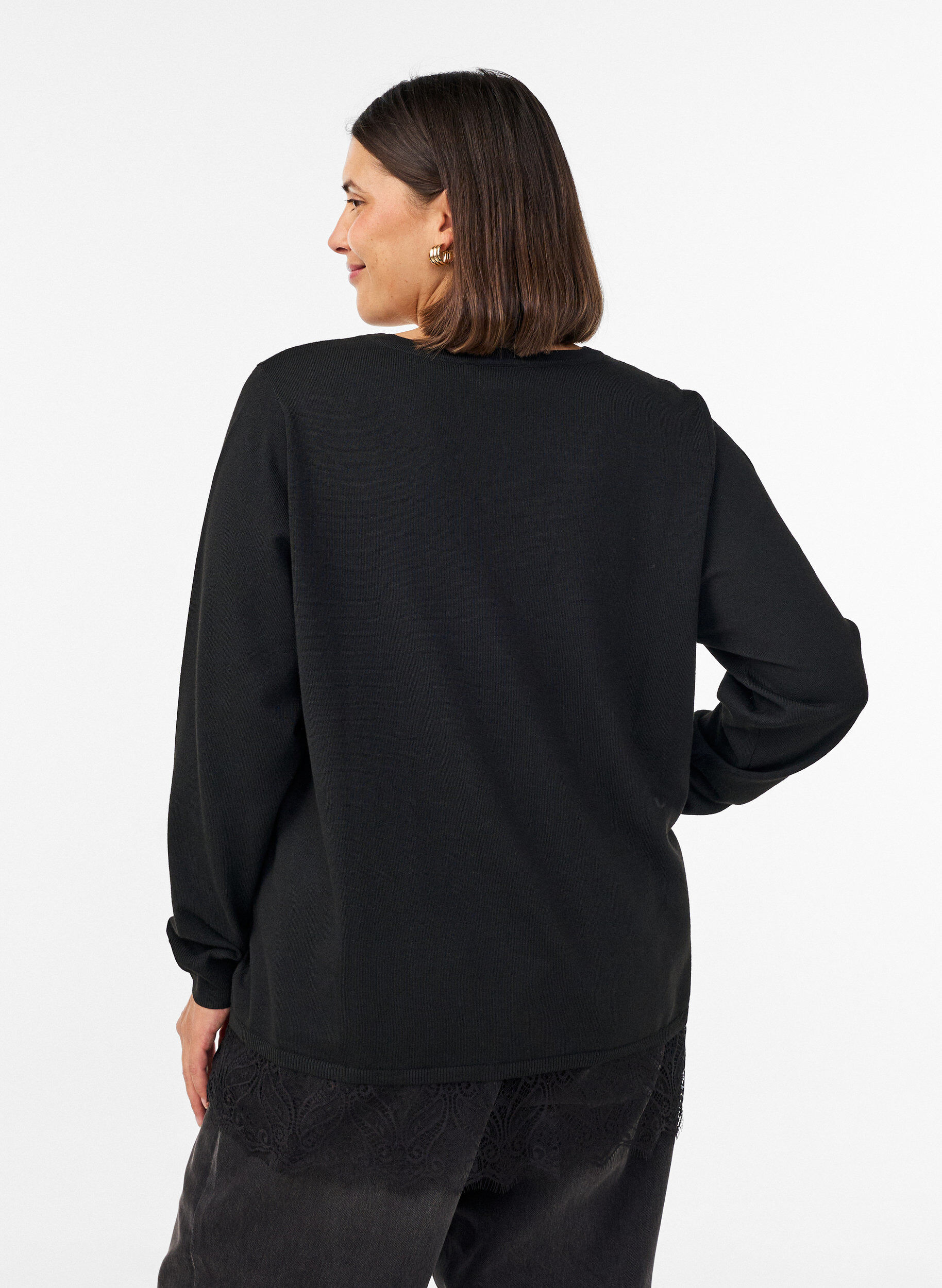 ZizziStrikkebluse med V-hals og blondekant, Svart, Model image number 2