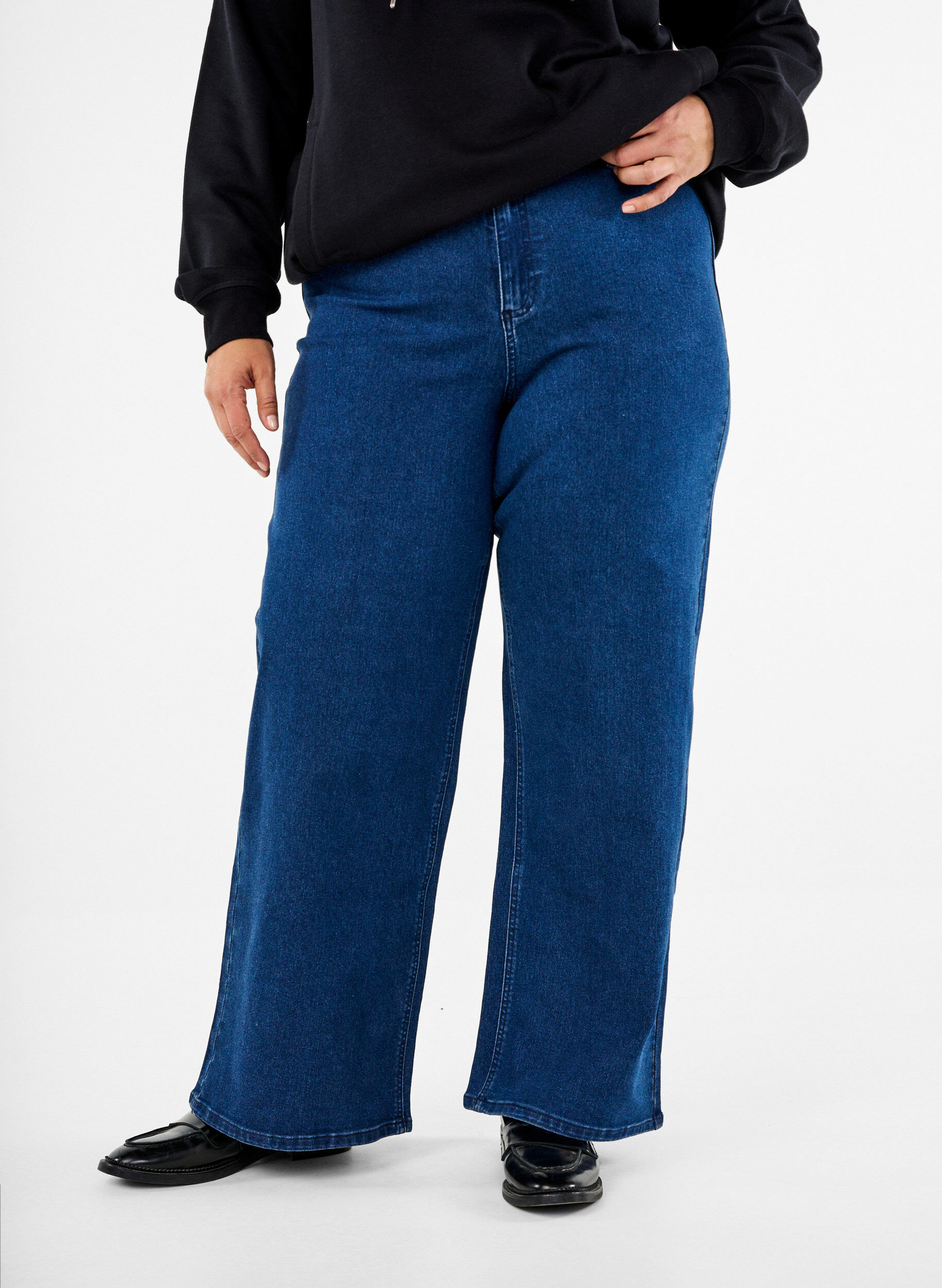 ZizziVide jeans, Bl&aring;, Model image number 2