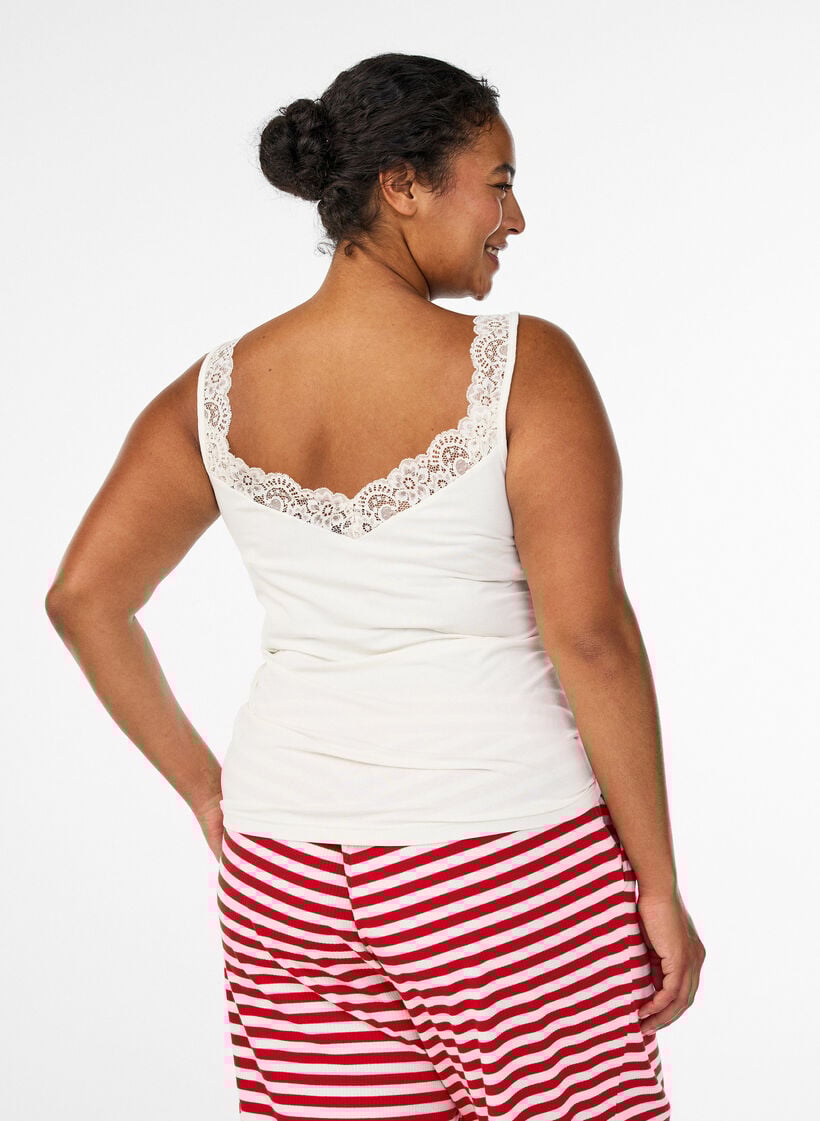 Topp i viskose med blondekant, Vanilje, Model image number 2