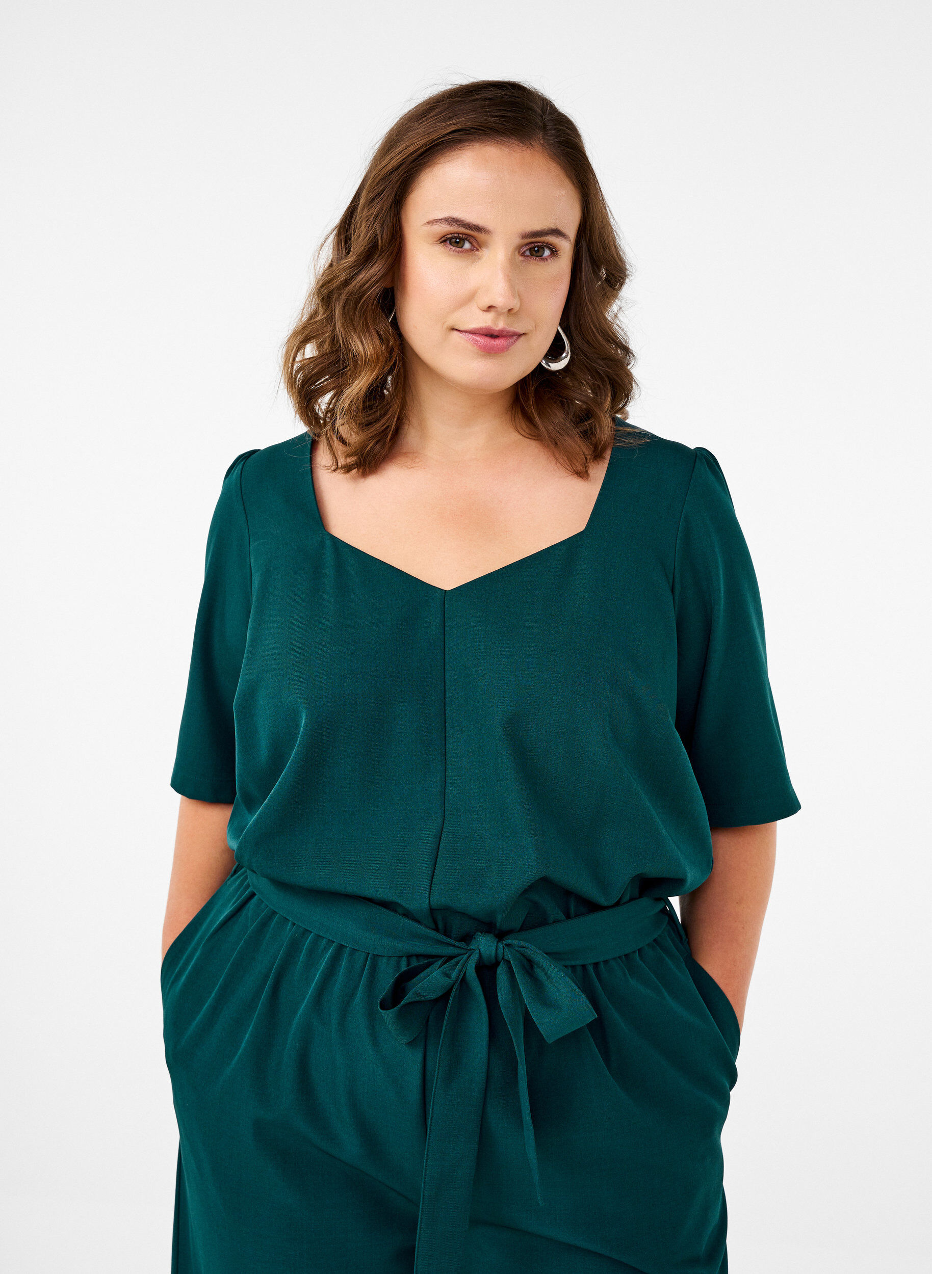 Zizzi Jumpsuit med belte og korte ermer, Sea Moss Melange, Model image number 2