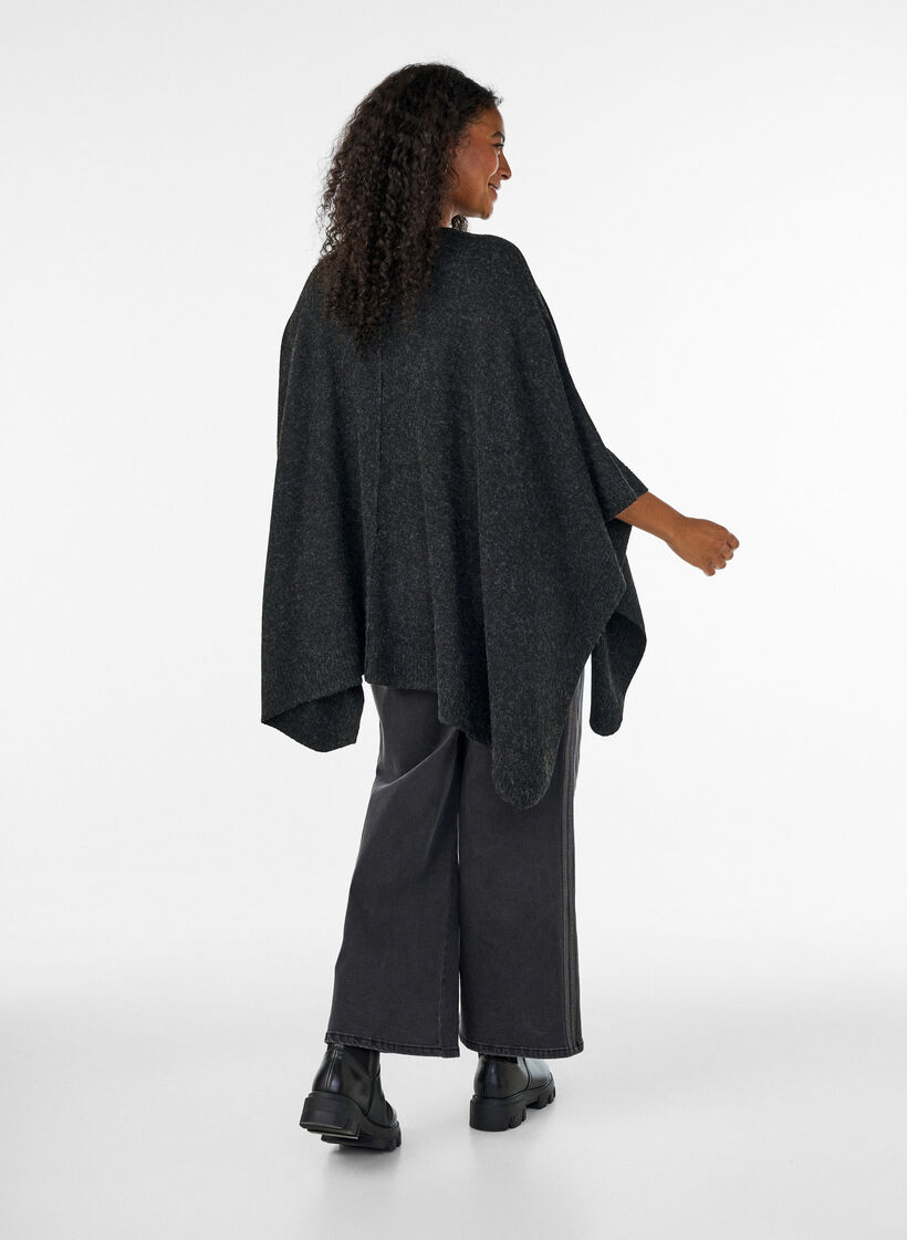 Rund hals strikket poncho, Gr&aring;, Model image number 2