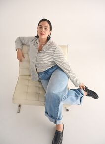 Stribet skjorte med jeans,  Stribet skjorte med jeans, , Model