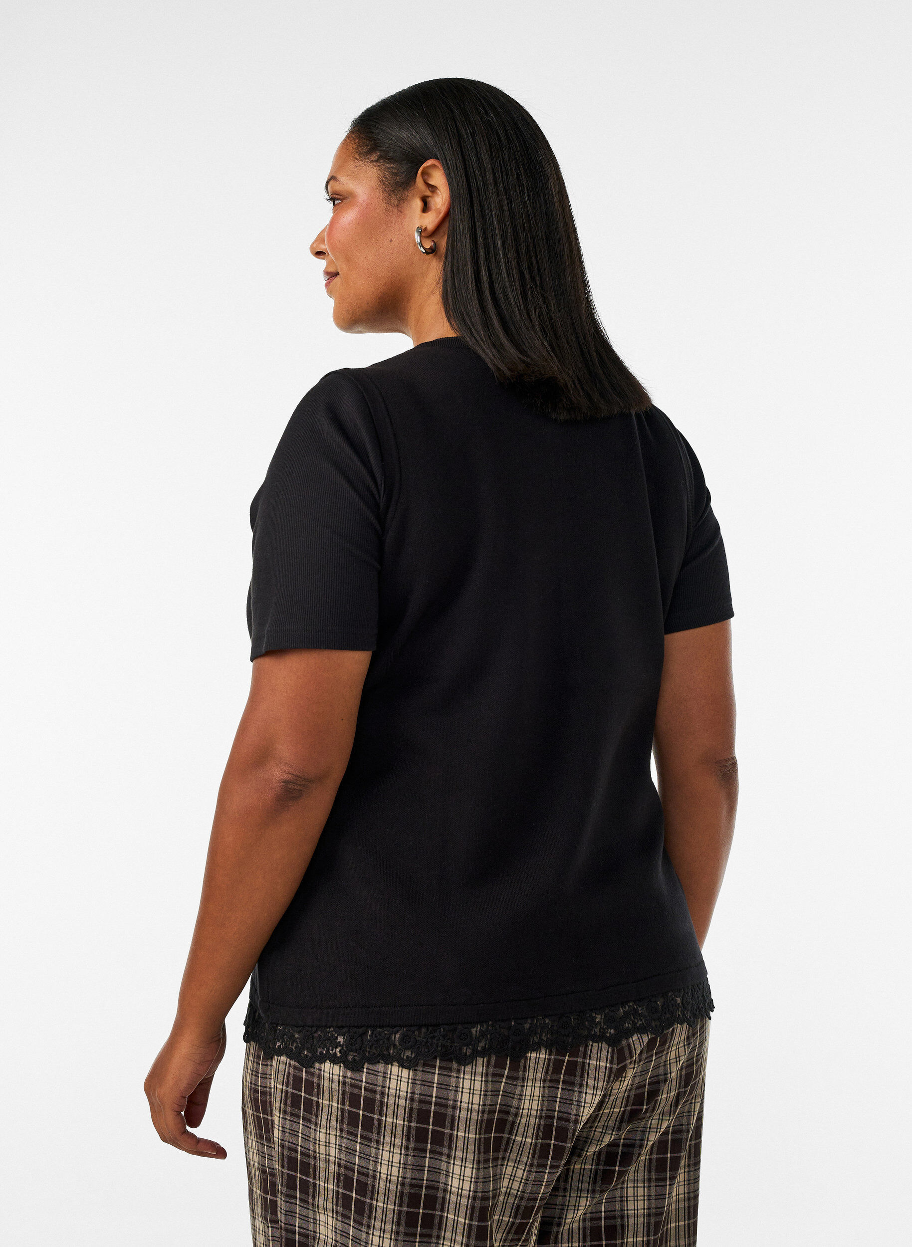 ZizziStrikkevest med blondekant, Svart, Model image number 2