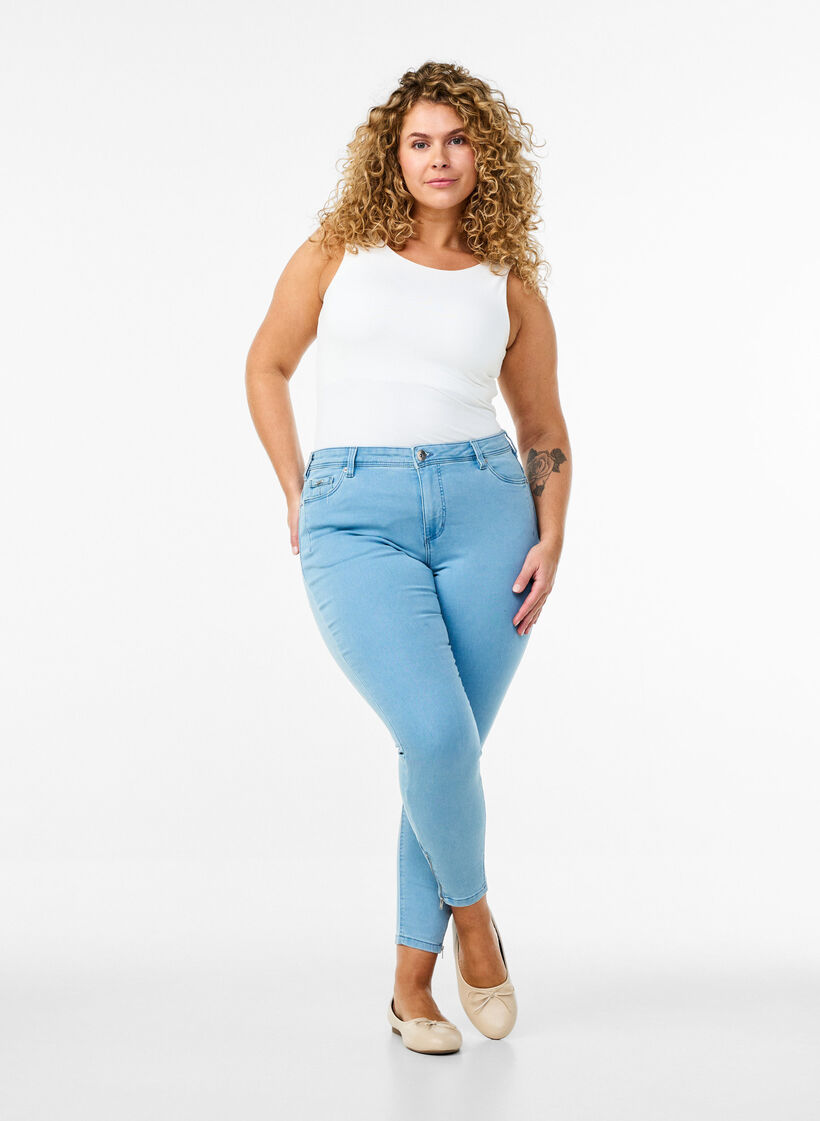 Cropped Amy jeans med glidelåsdetaljer, Blå, Model image number 0