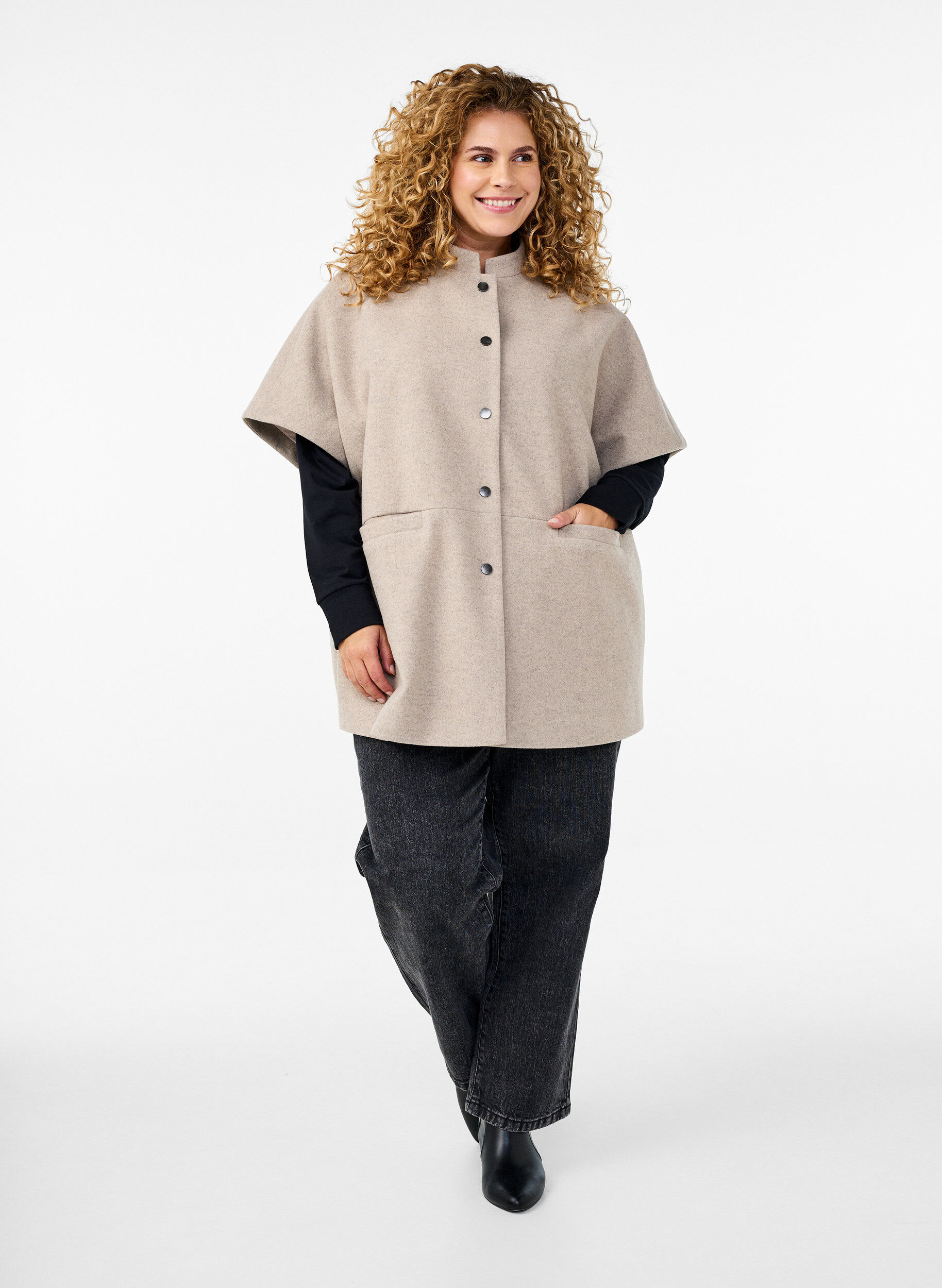 Zizzi Cape-jakke i ull-look med korte ermer, Simply Taupe Mel., Model image number 2
