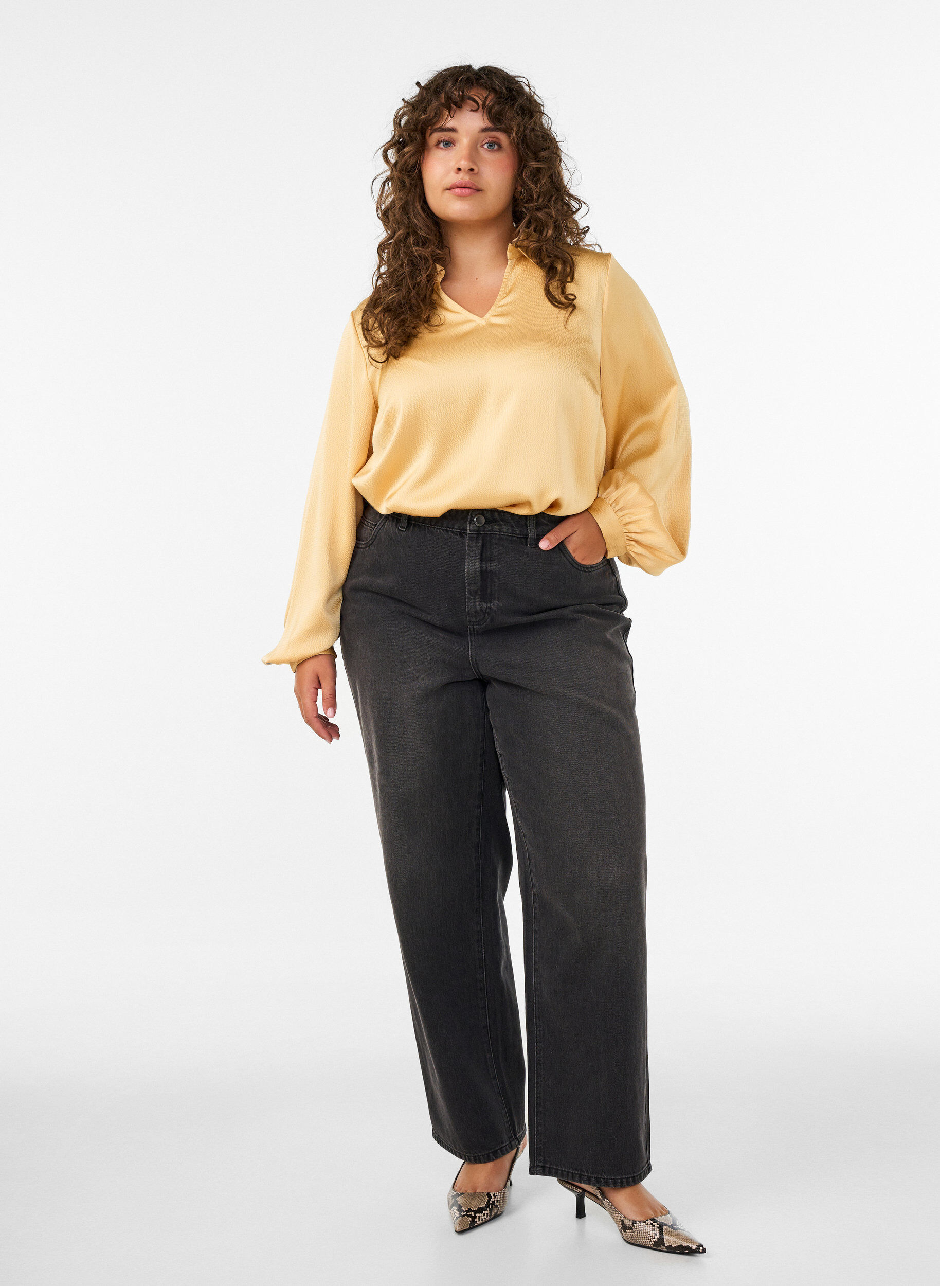 ZizziBluse med skjortekrage og V-hals, Gul, Model image number 1