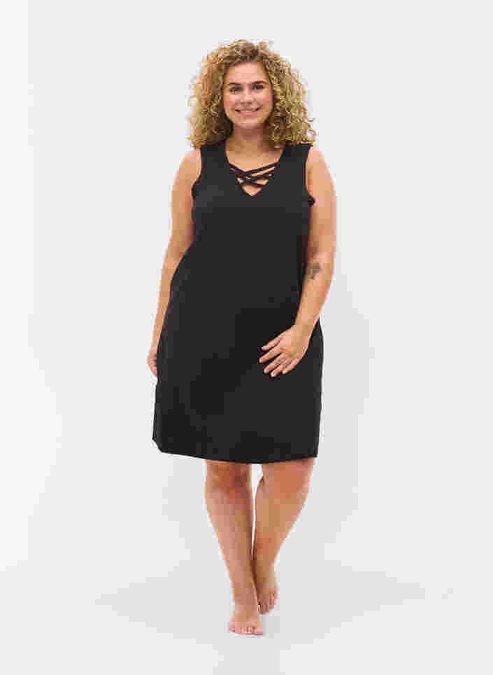Ermeløs nattkjole med V-hals og snøre, Black, Model image number 2