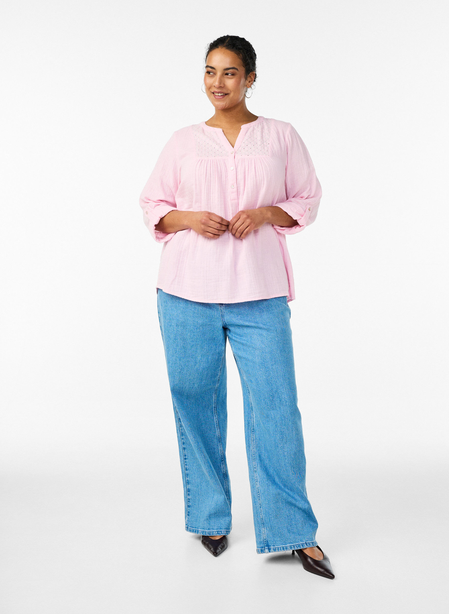 Zizzi Bluse i bomullsmuslin med broderie anglaise, Rosa, Model image number 1