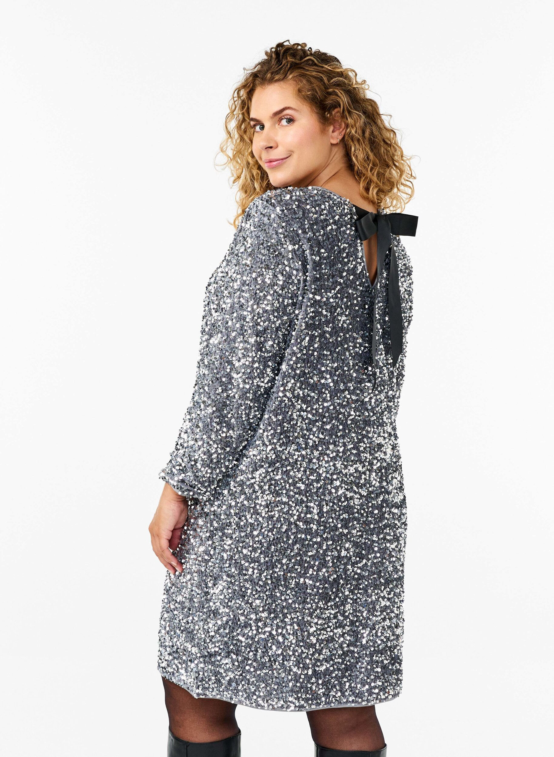 Zizzi Paljettkjole med sl&oslash;yfedetalj, Silver, Model image number 1