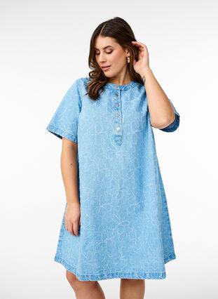 Zizzi Kort denimkjole med A-linje-snitt og blomster mønster, Blå, Model image number 0