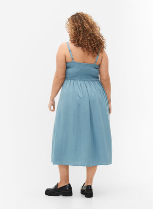 Ensfarget kjole med stropper i viskose med smock, Smoke Blue, Model image number 1