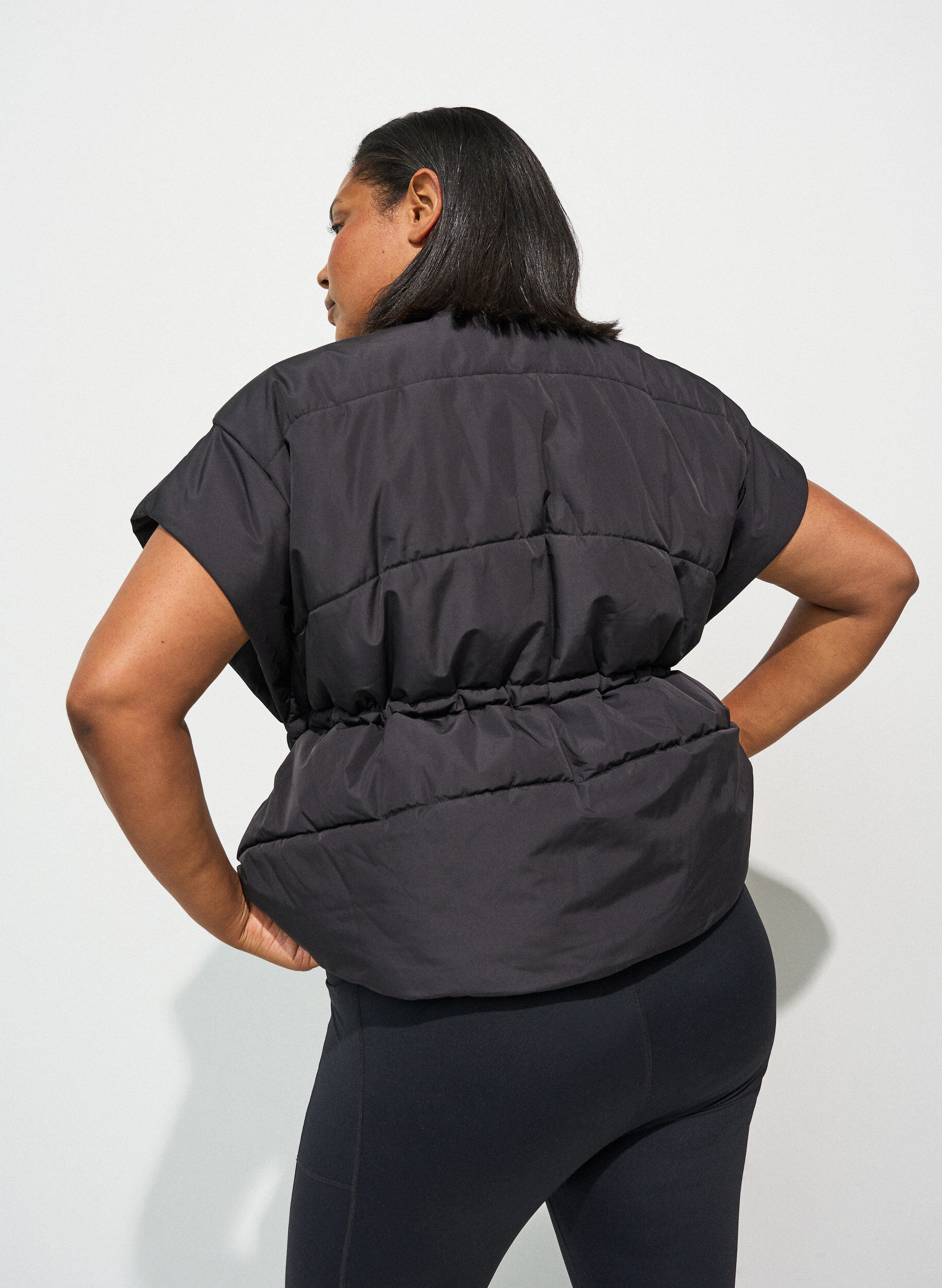 ZizziPuffer vest med justerbar midje, Svart, Model image number 2