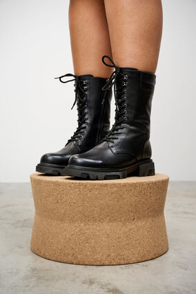 Zizzi Wide fit skinnstøvler med glidelås og snøre, Black, Model image number 1