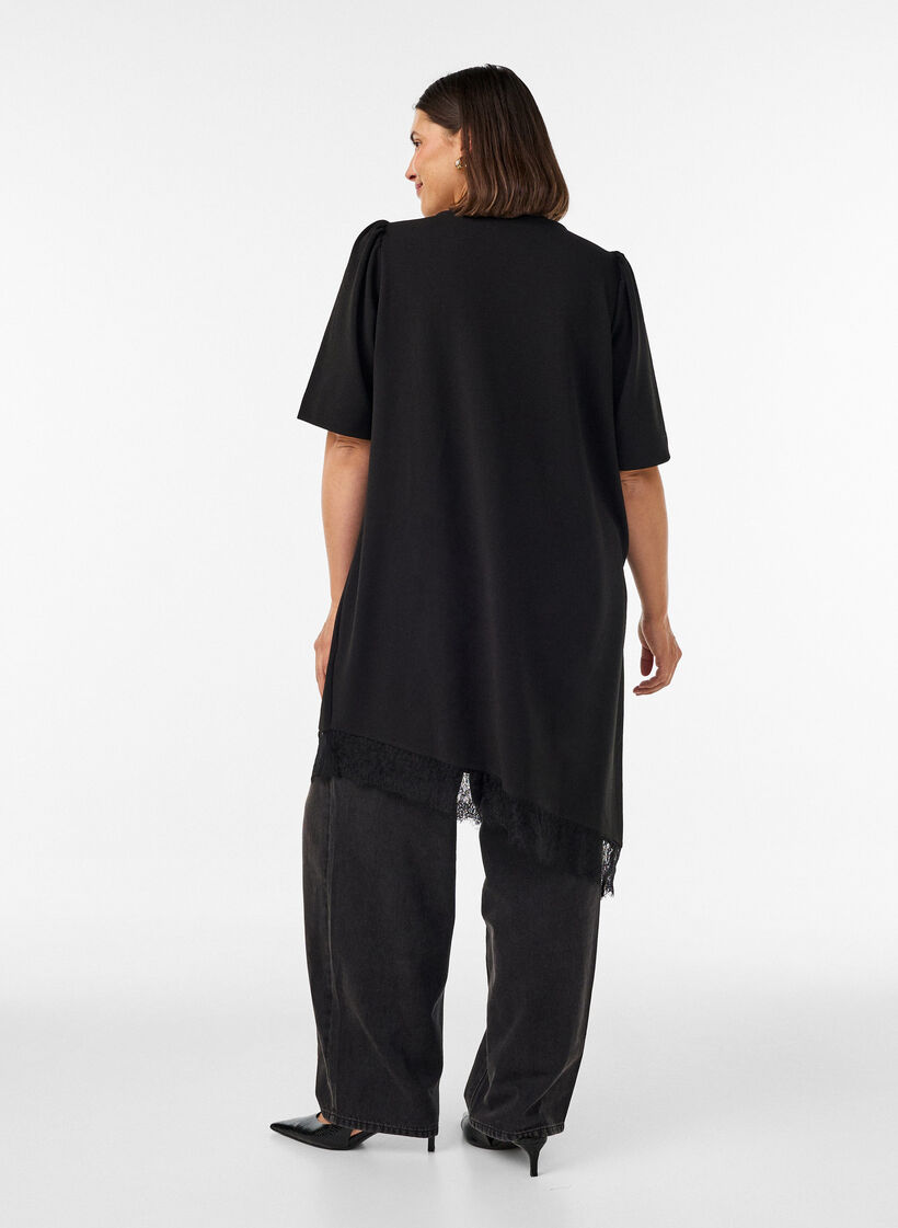 Tunika med asymmetrisk blondedetalj, Svart, Model image number 2