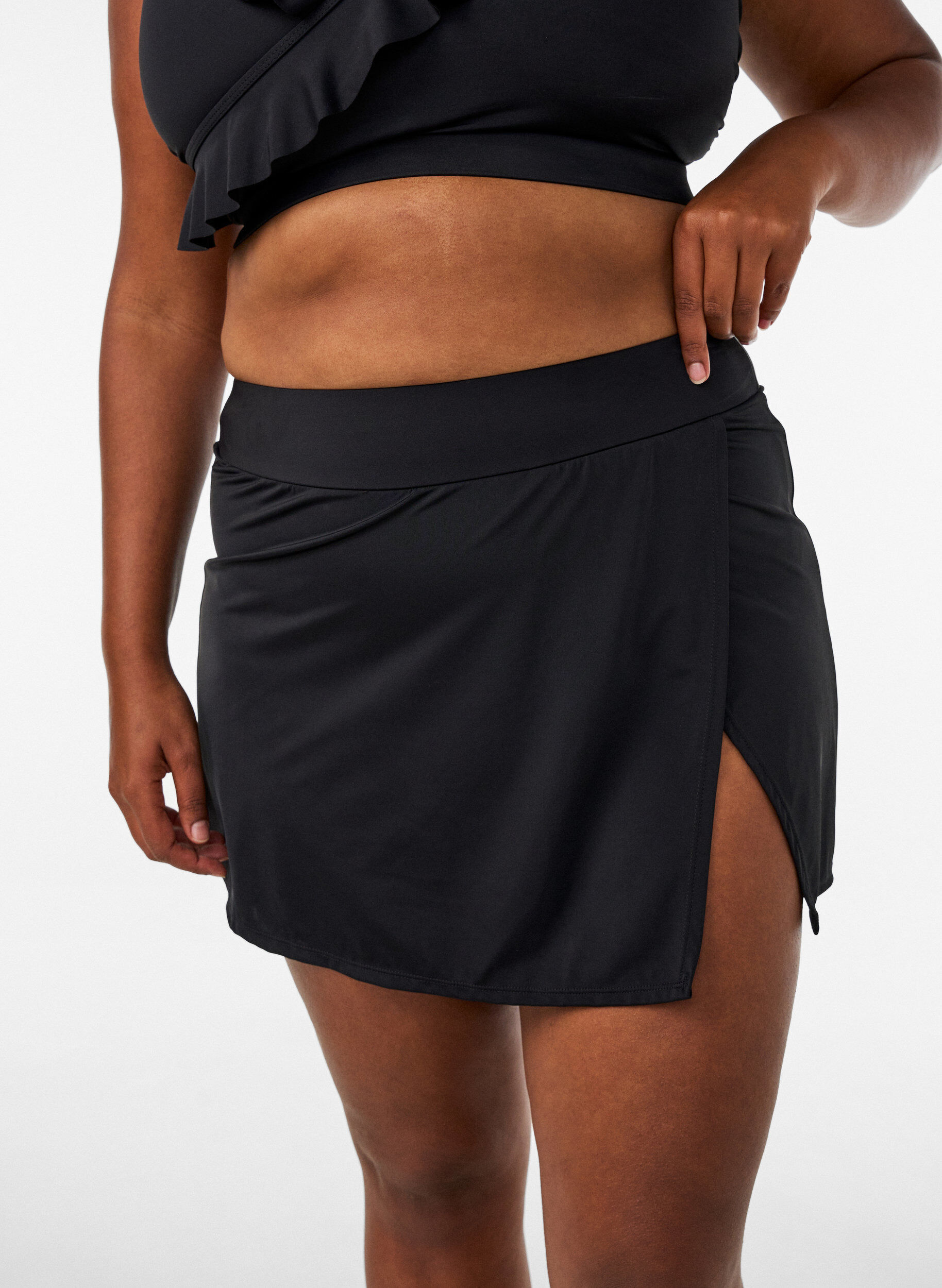 ZizziBikinitruse med brief og omslagseffekt, Svart, Model image number 2