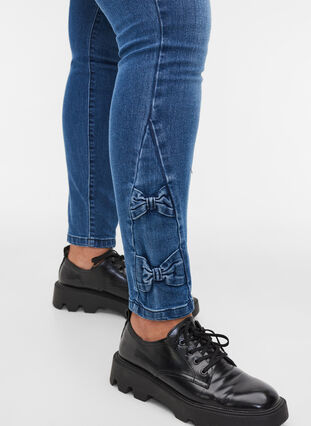 Super slim Amy jeans med sløyfe, Dark blue, Model image number 2