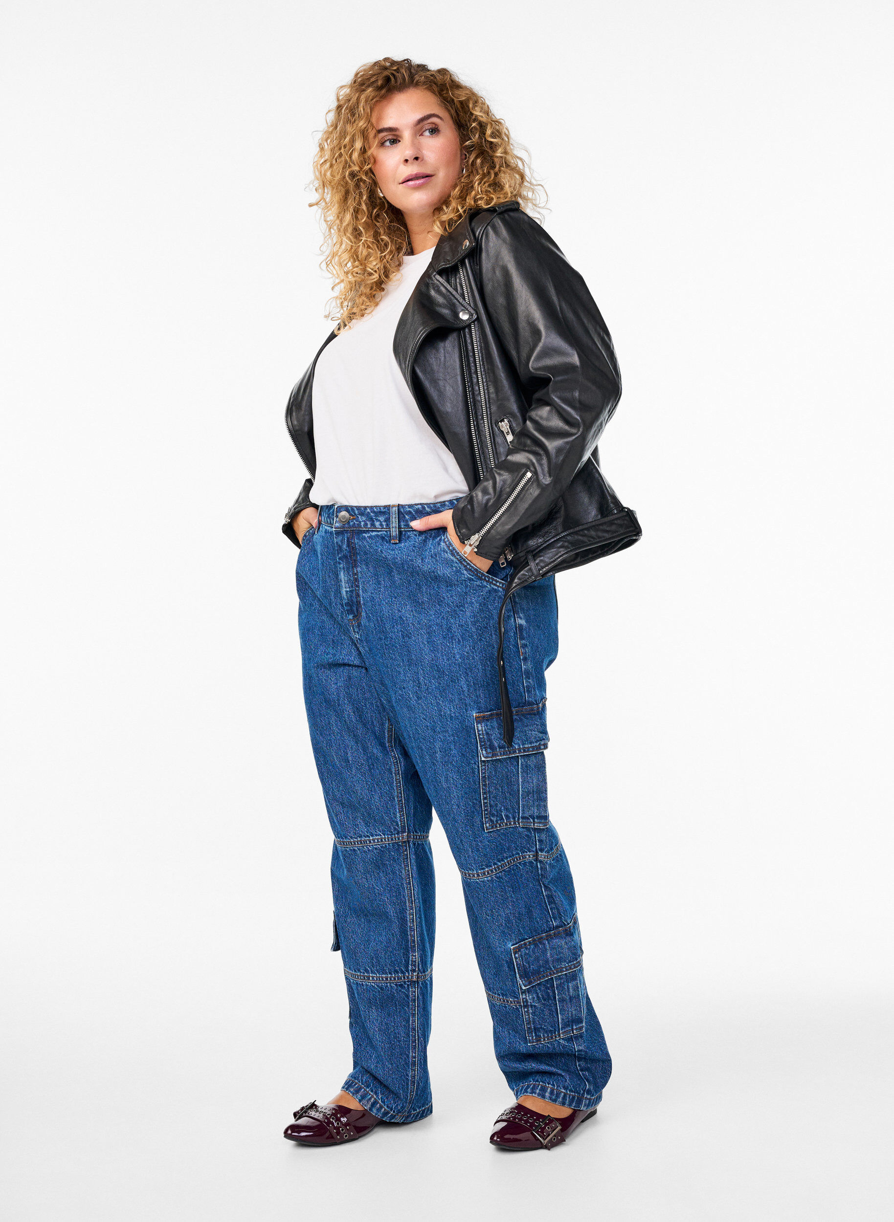 Zizzi Skinn bikerjakke med belte, Svart, Model image number 1