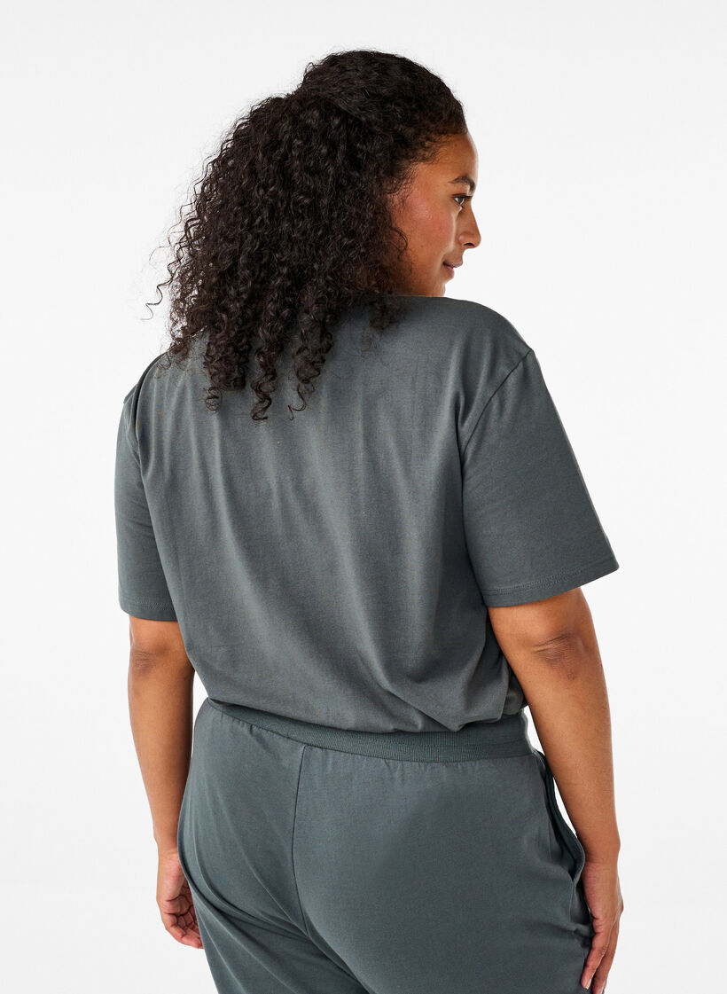 Sporty T-skjorte i &oslash;kologisk bomull, , Model image number 2