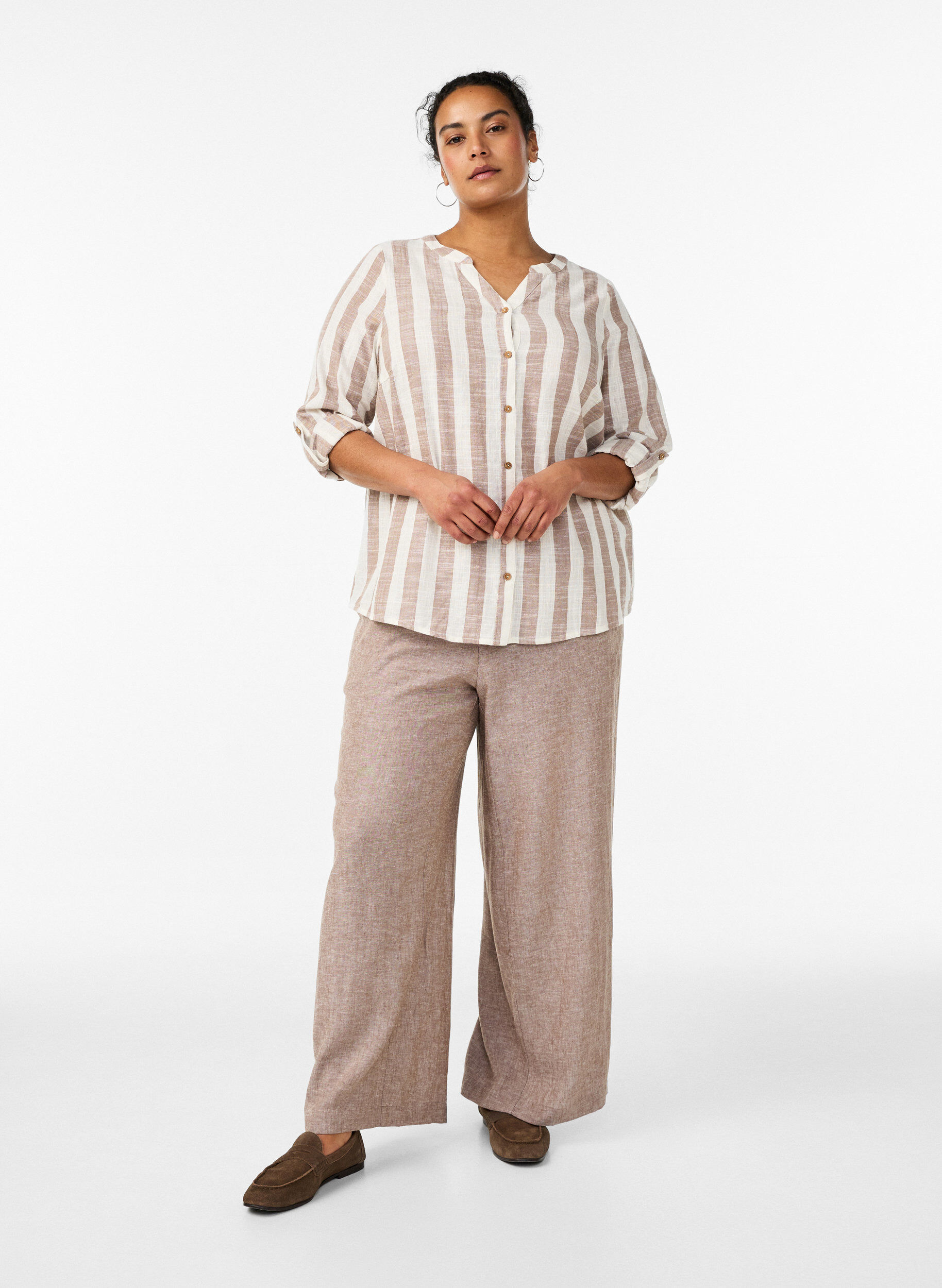 ZizziBluse i bomull med V-hals, Beige, Model image number 1