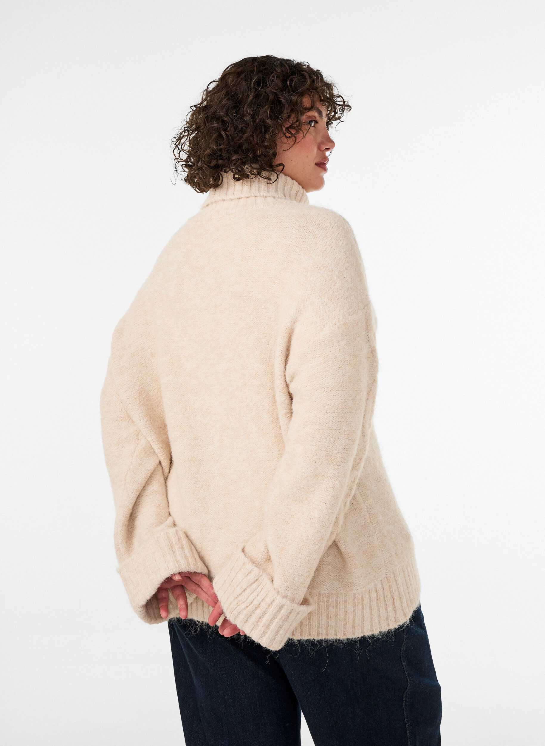 ZizziGenser med h&oslash;y hals og flettestrikk, Vanilje, Model image number 2