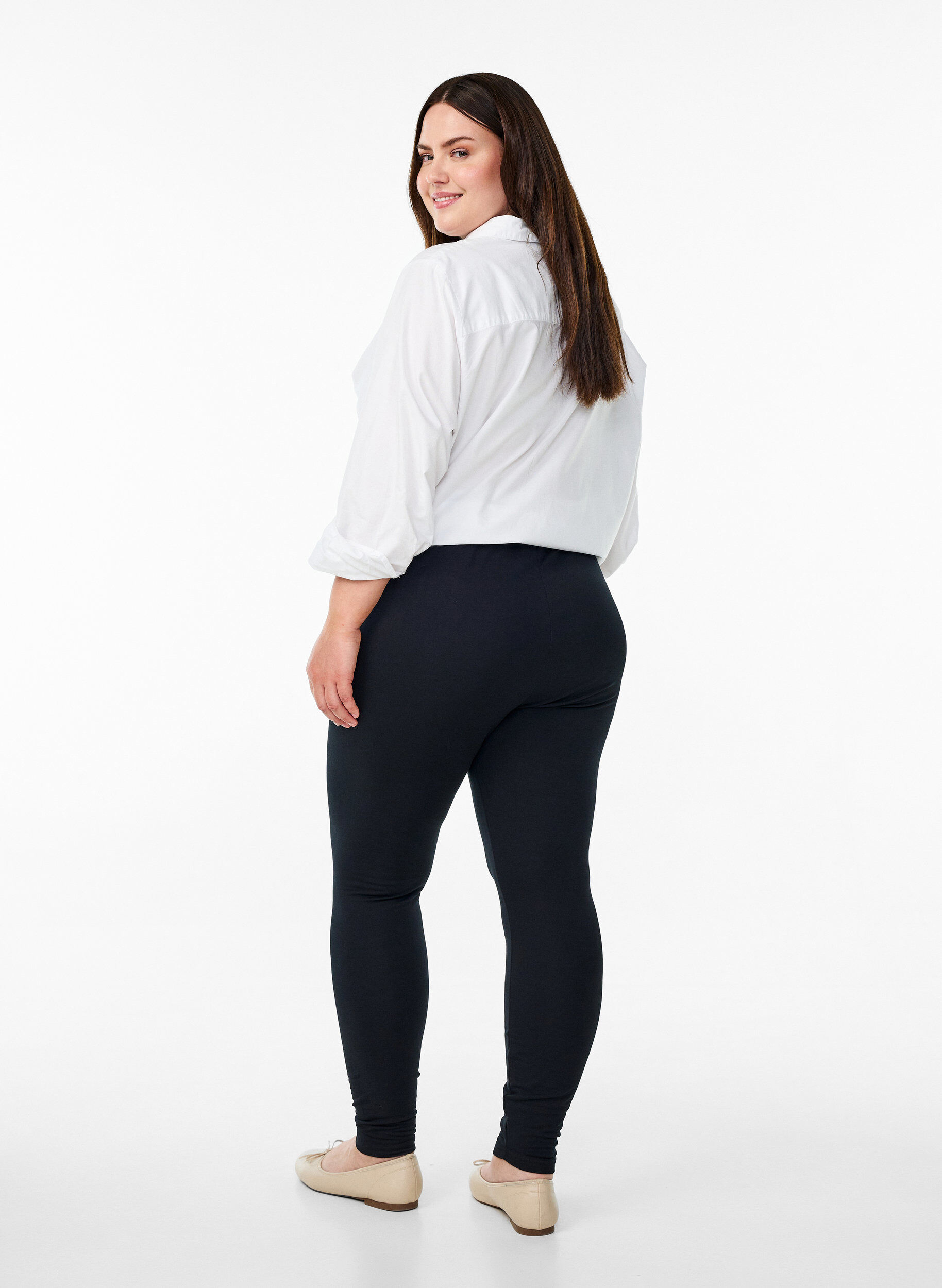 Zizzi Leggings i bomull med f&ocirc;r, Svart, Model image number 2