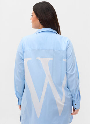 Lang bomullsskjorte med krage og knappelukking, Chambray Blue, Model image number 2
