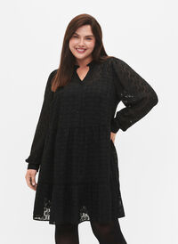 Jacquard kjole med volangkrage, Black, Model