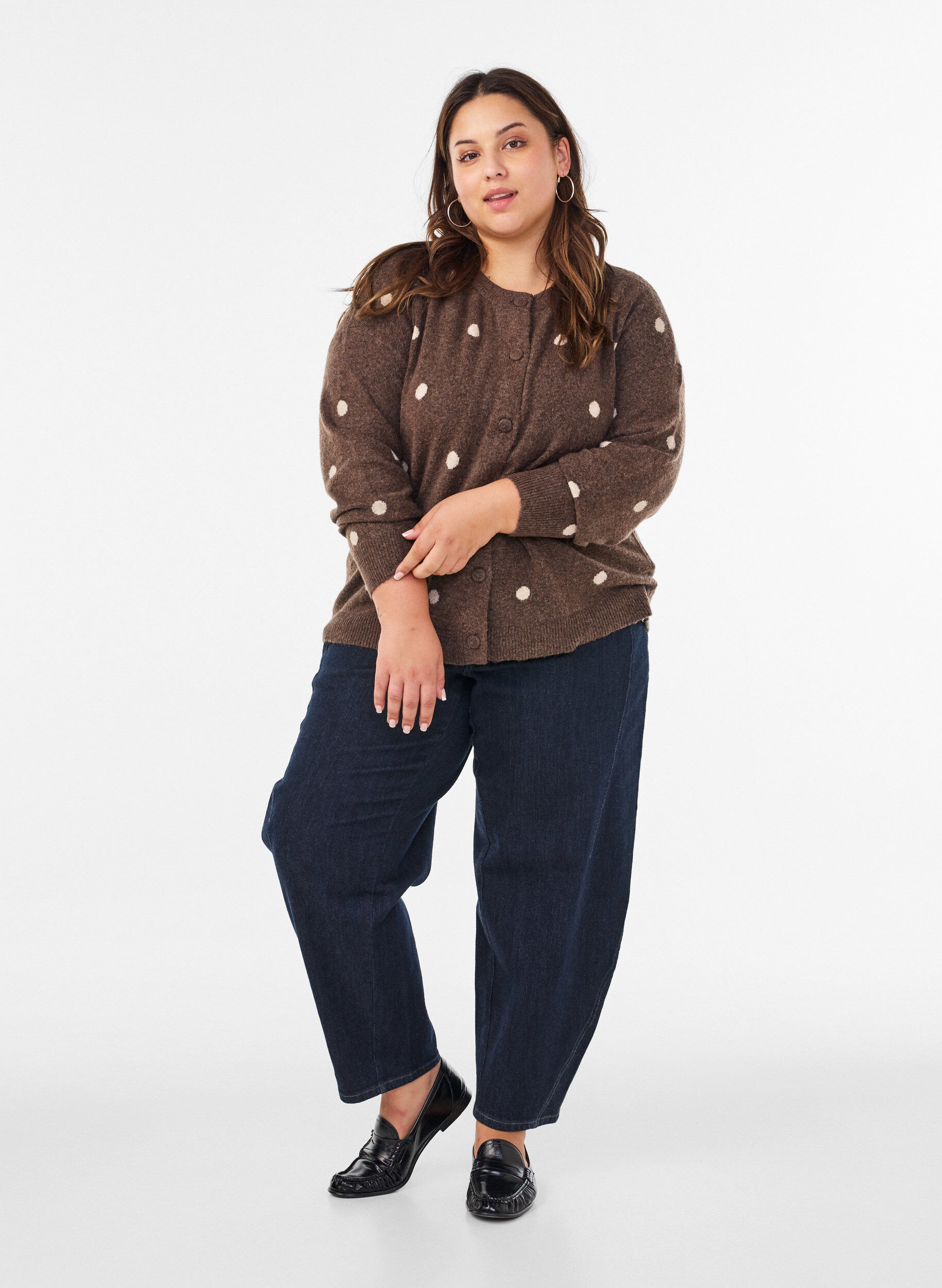ZizziCardigan med et prikkete m&oslash;nster, Brun, Model image number 1