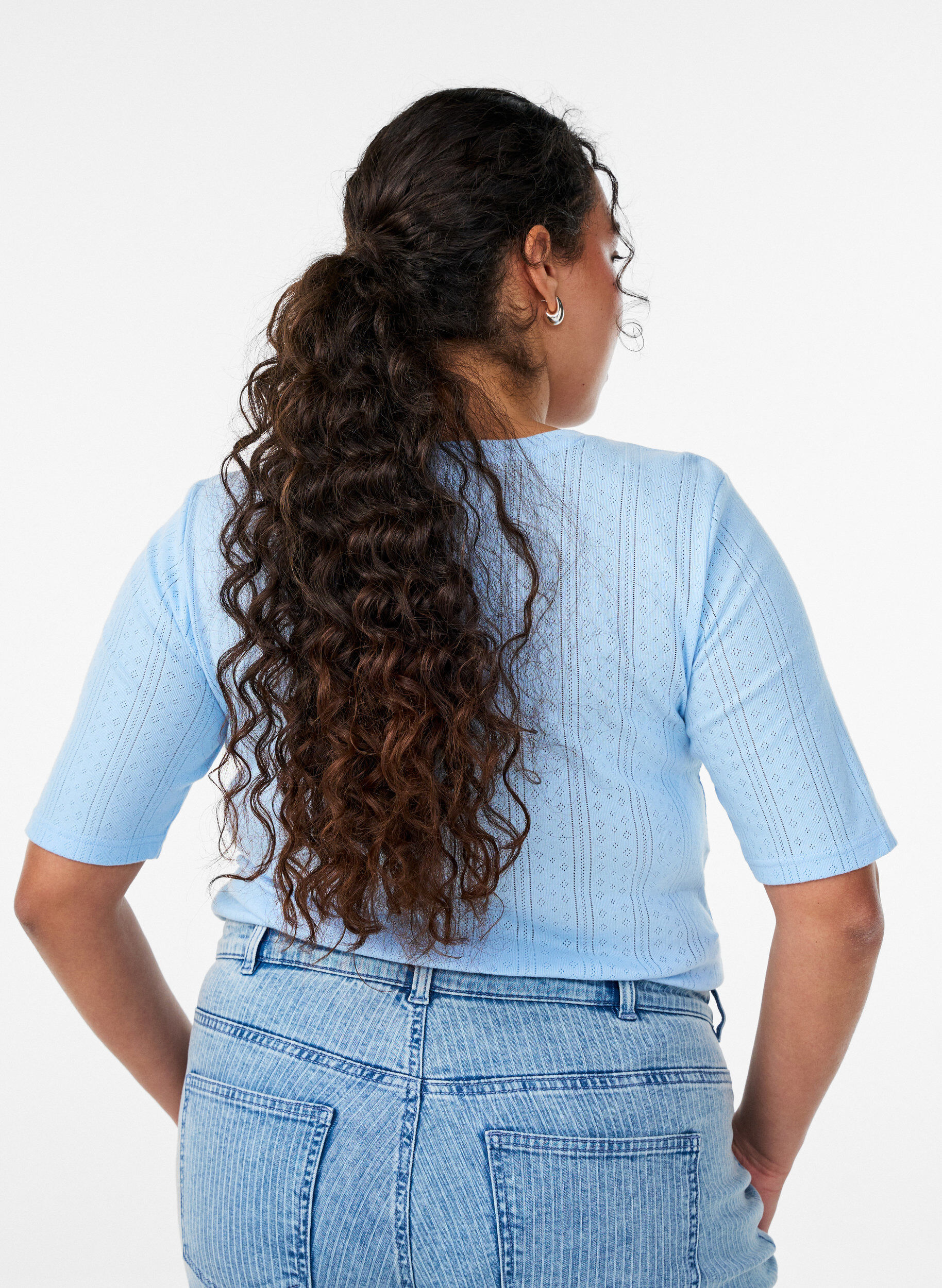 Zizzi T-skjorte i bomull med hullbroderi, Bl&aring;, Model image number 2