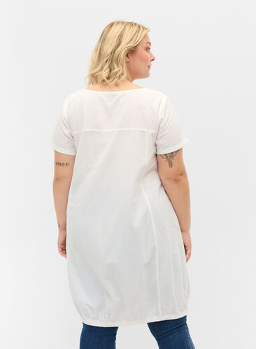 Kortermet kjole i bomull, Bright White, Model image number 1