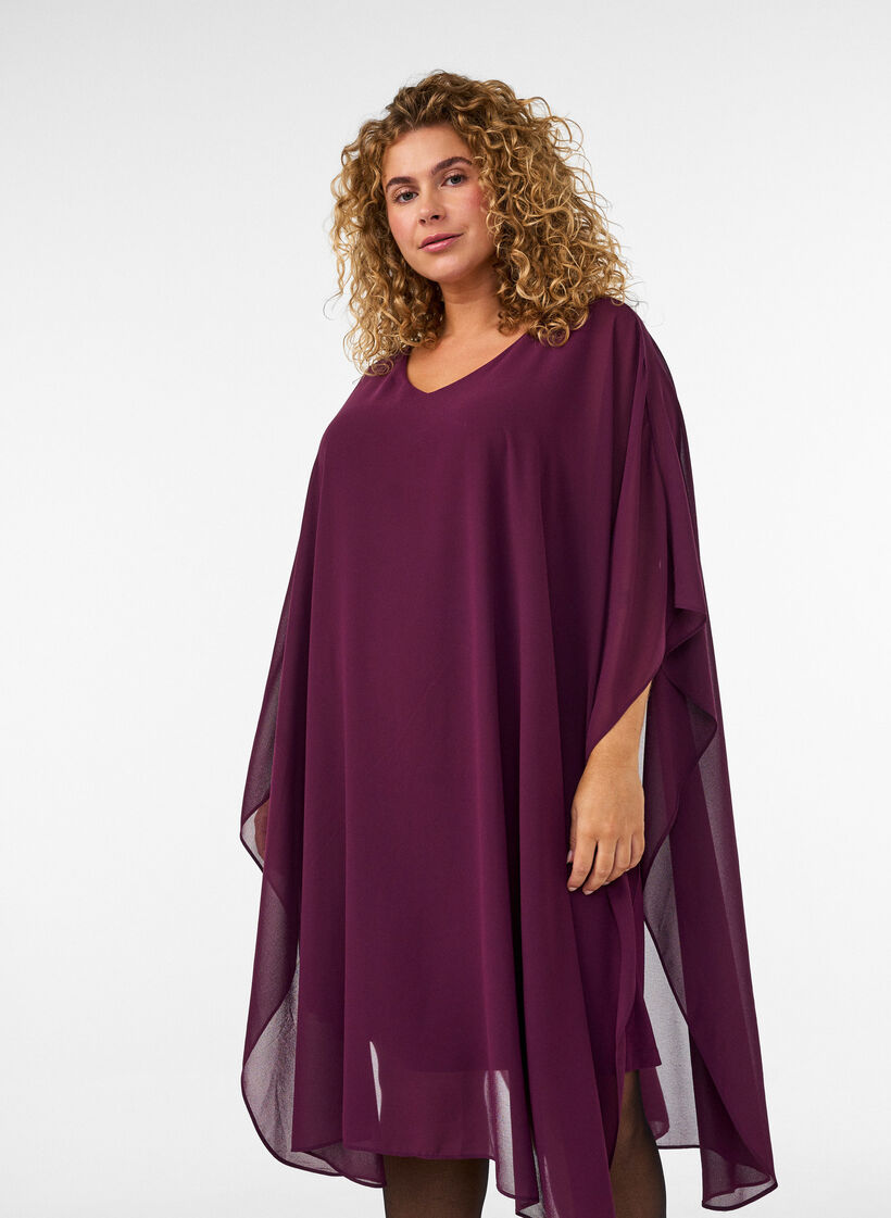 Kort chiffongkjole med V-hals, Lilla, Model image number 2