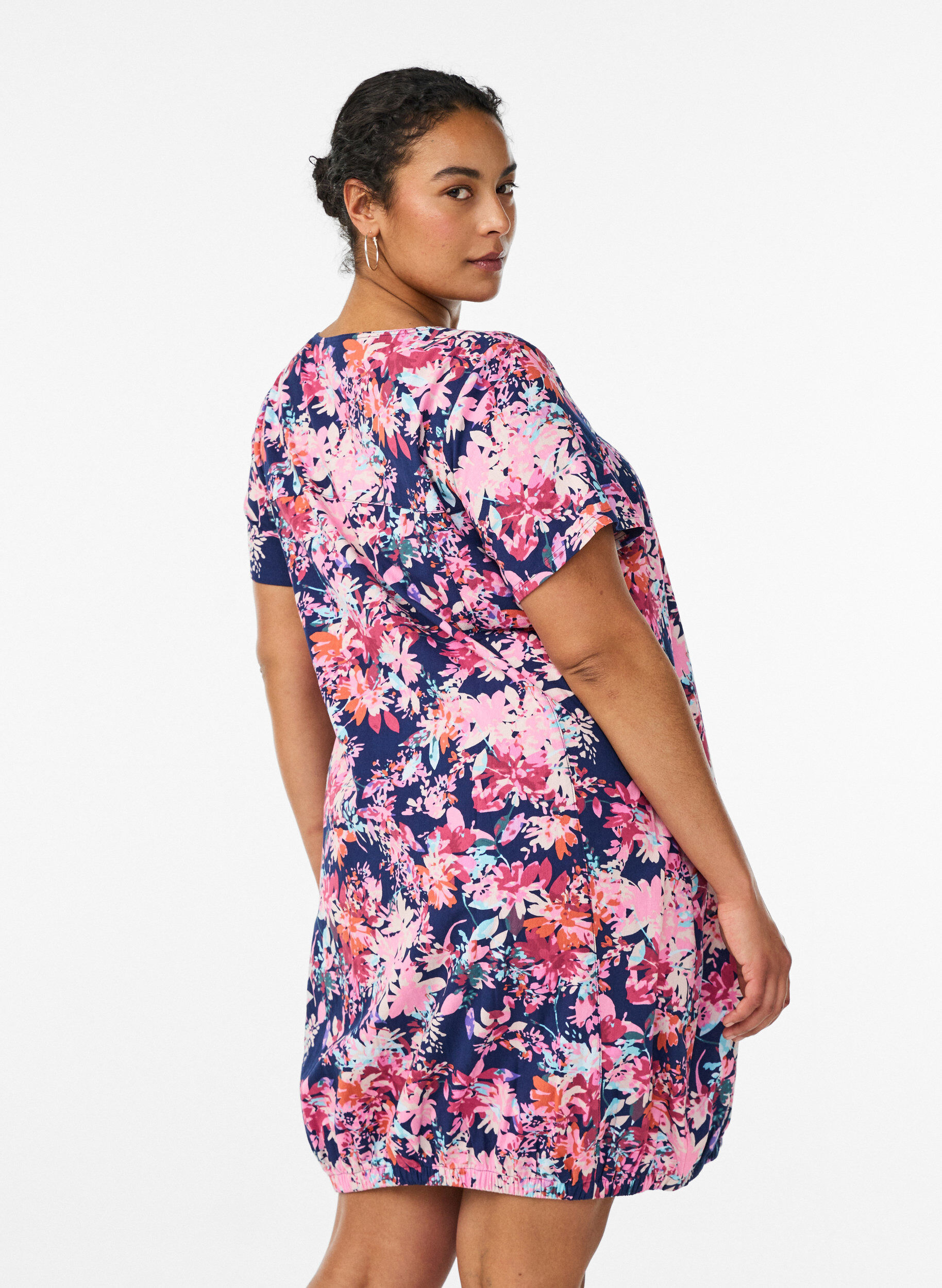 ZizziKortermet bomullskjole med trykt m&oslash;nster, Bl&aring;, Model image number 2