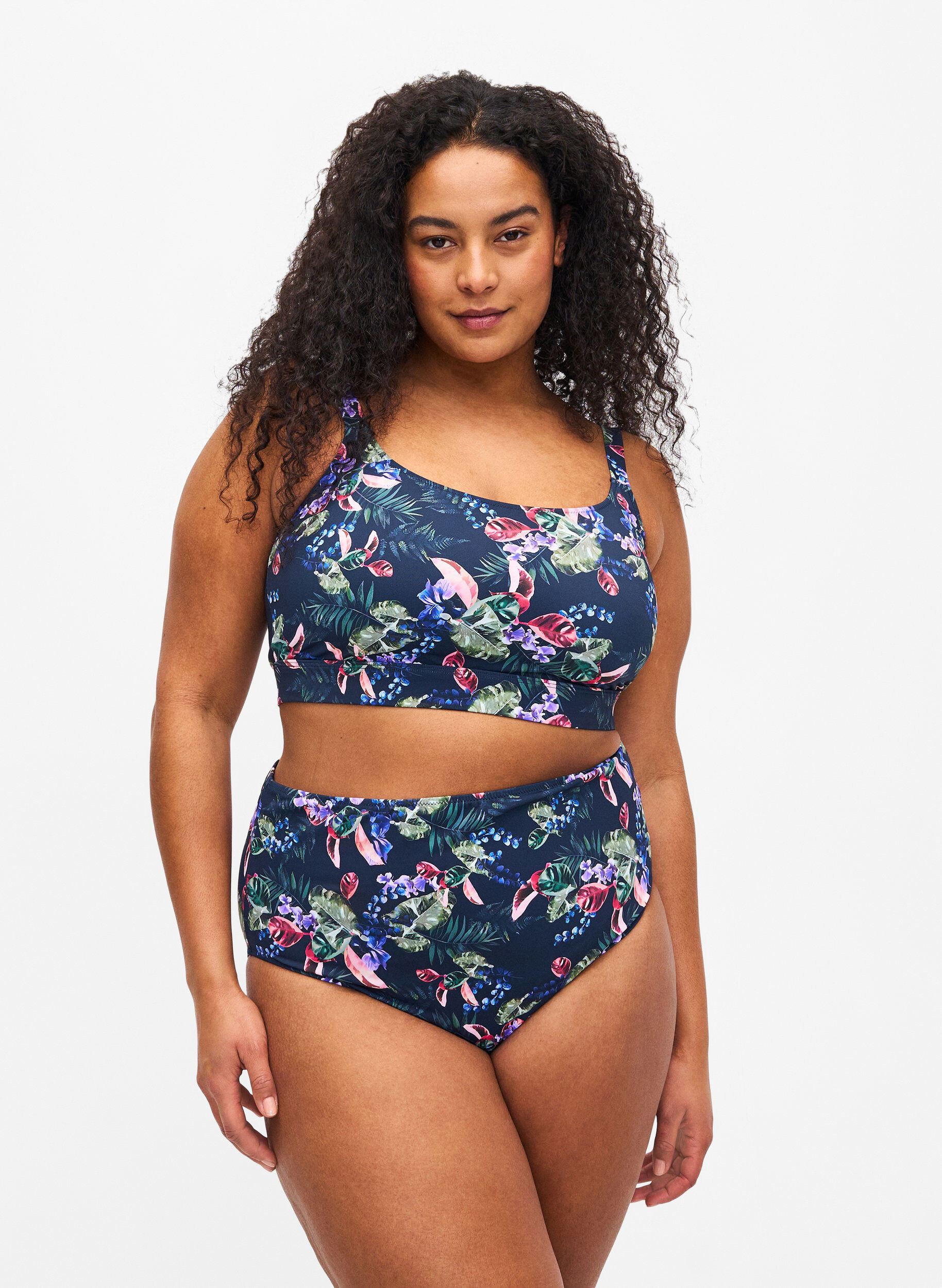 Zizzi M&oslash;nstrete bikinitopp med justerbare stropper, Deep Palm AOP, Model image number 2