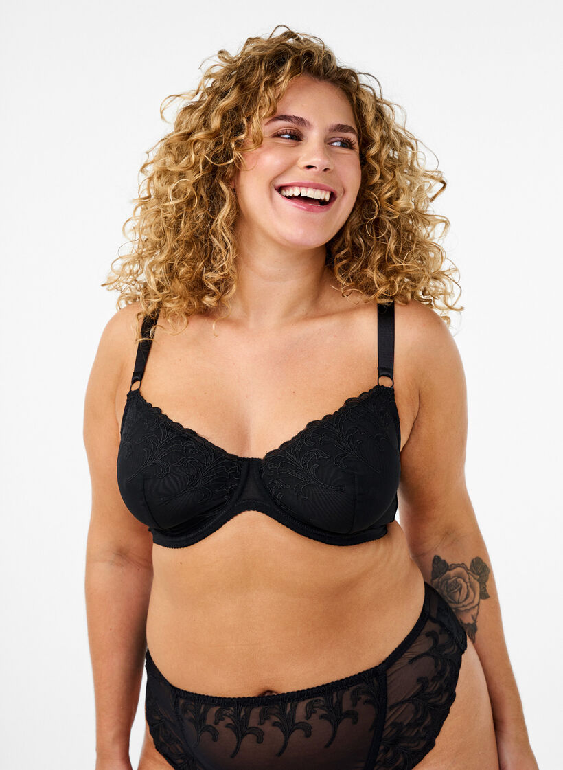 Full dekkende BH i mesh med brodert mønster, Black, Model